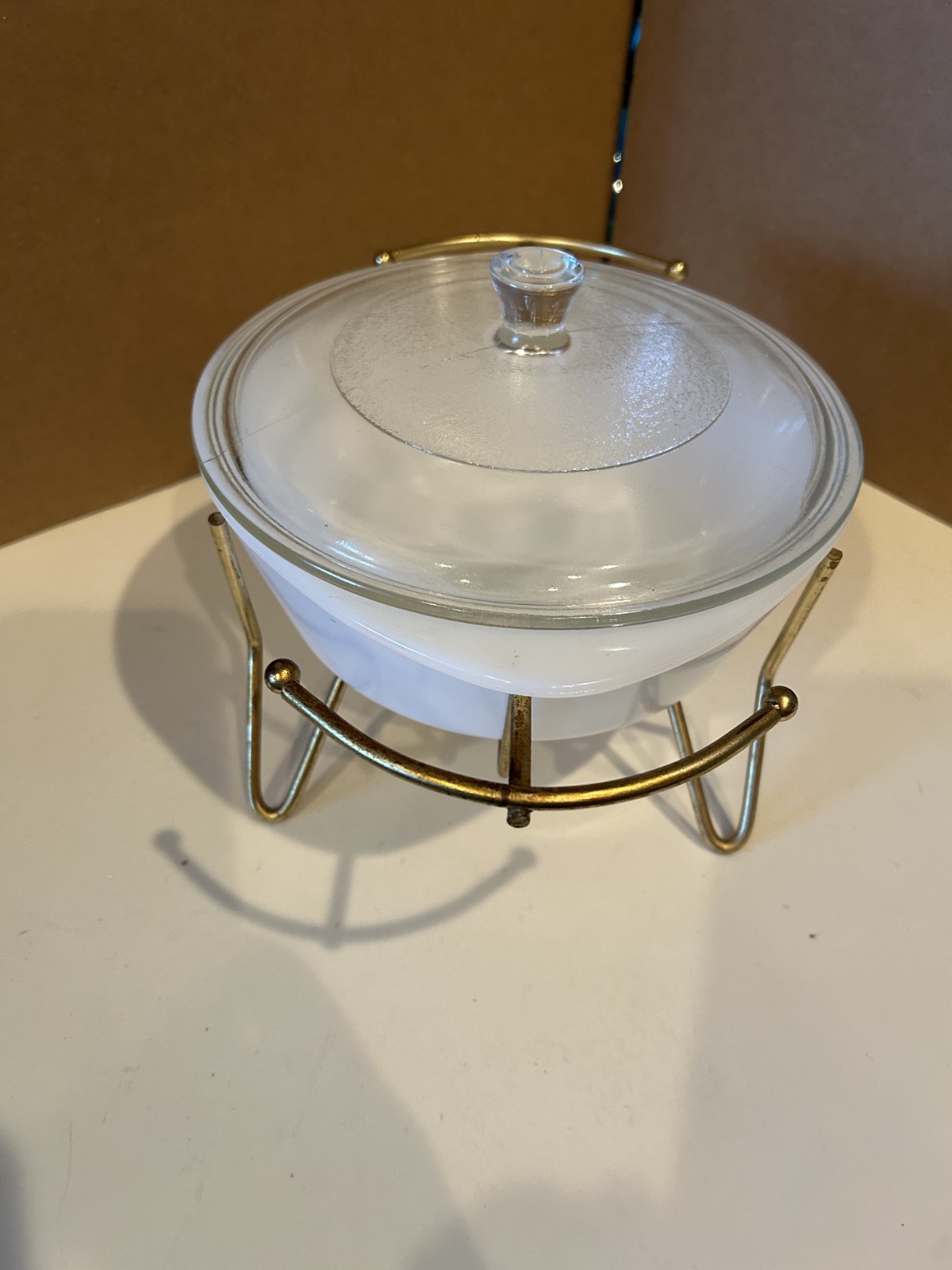 Vintage Glasbake Round Casserole Baking Dish 2 QT with lid & Stand J-152