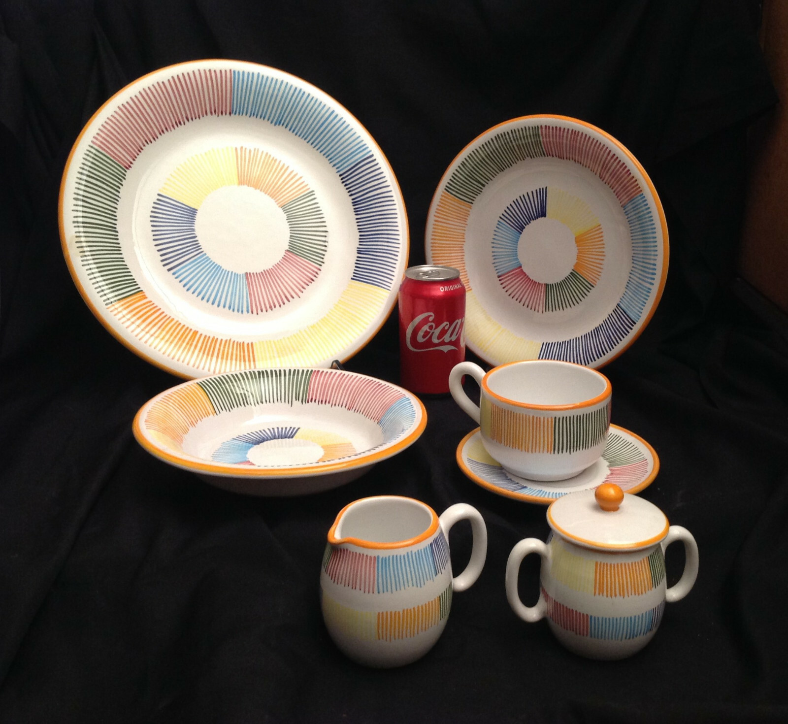 Italian Deruta Eight (8) Piece Contemporary Pottery Set in Linear Color Blocks