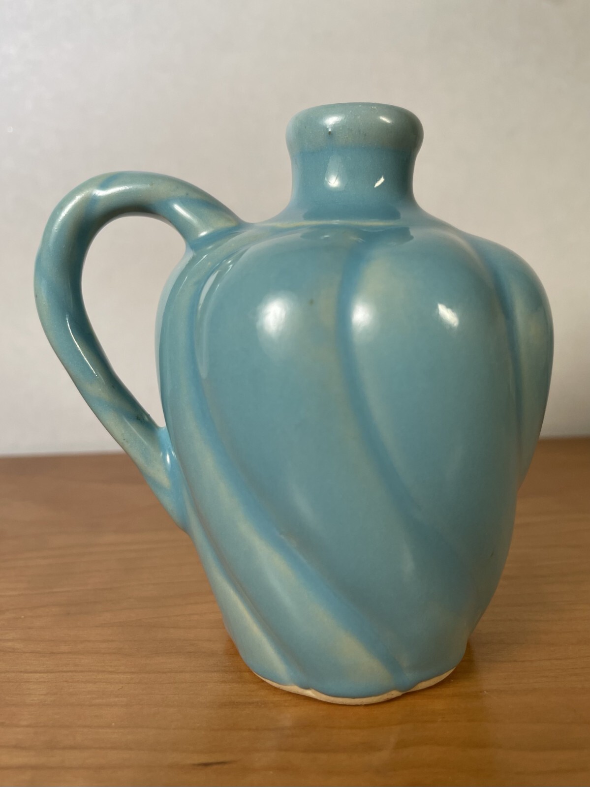 Jean Castle Capistrano Turquoise Swirl California Pottery Jug 4″ Hollydale?