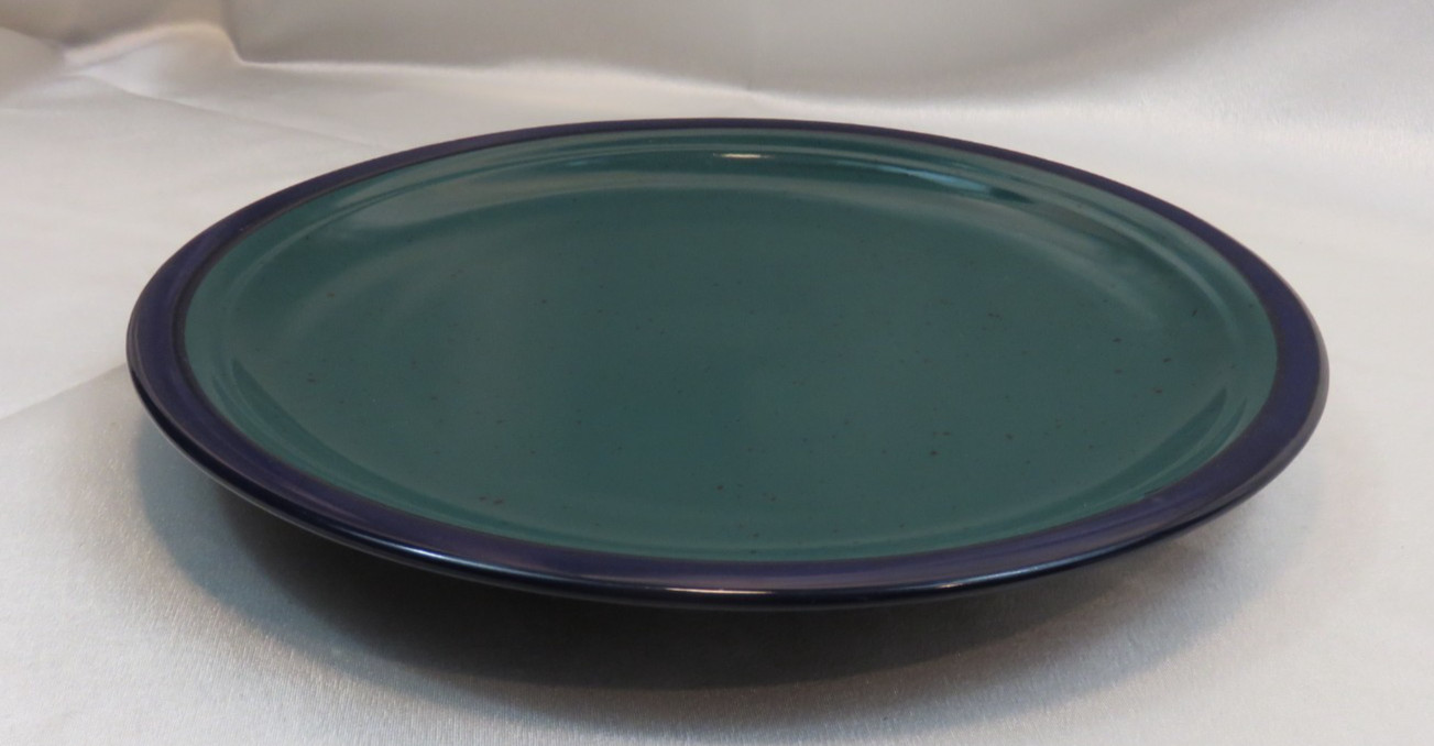 Betty Crocker Chop Plate Serving Platter Harmony Collection Dark Green & Blue
