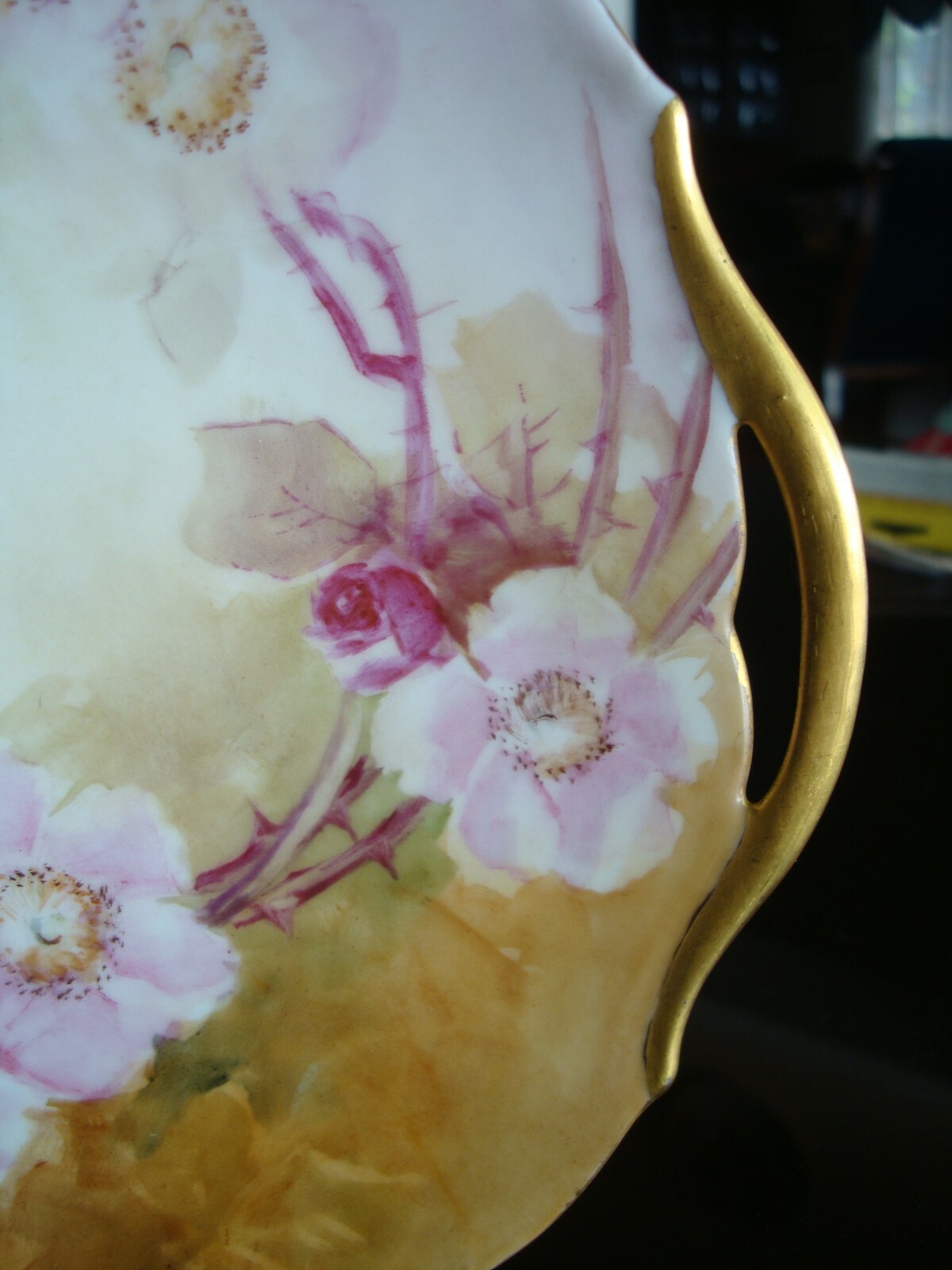 ANTIQUE HAND PAINTED UNMARKED LIMOGES CAKE PLATE, SERVING TRAY, WILD ROSES, 10″