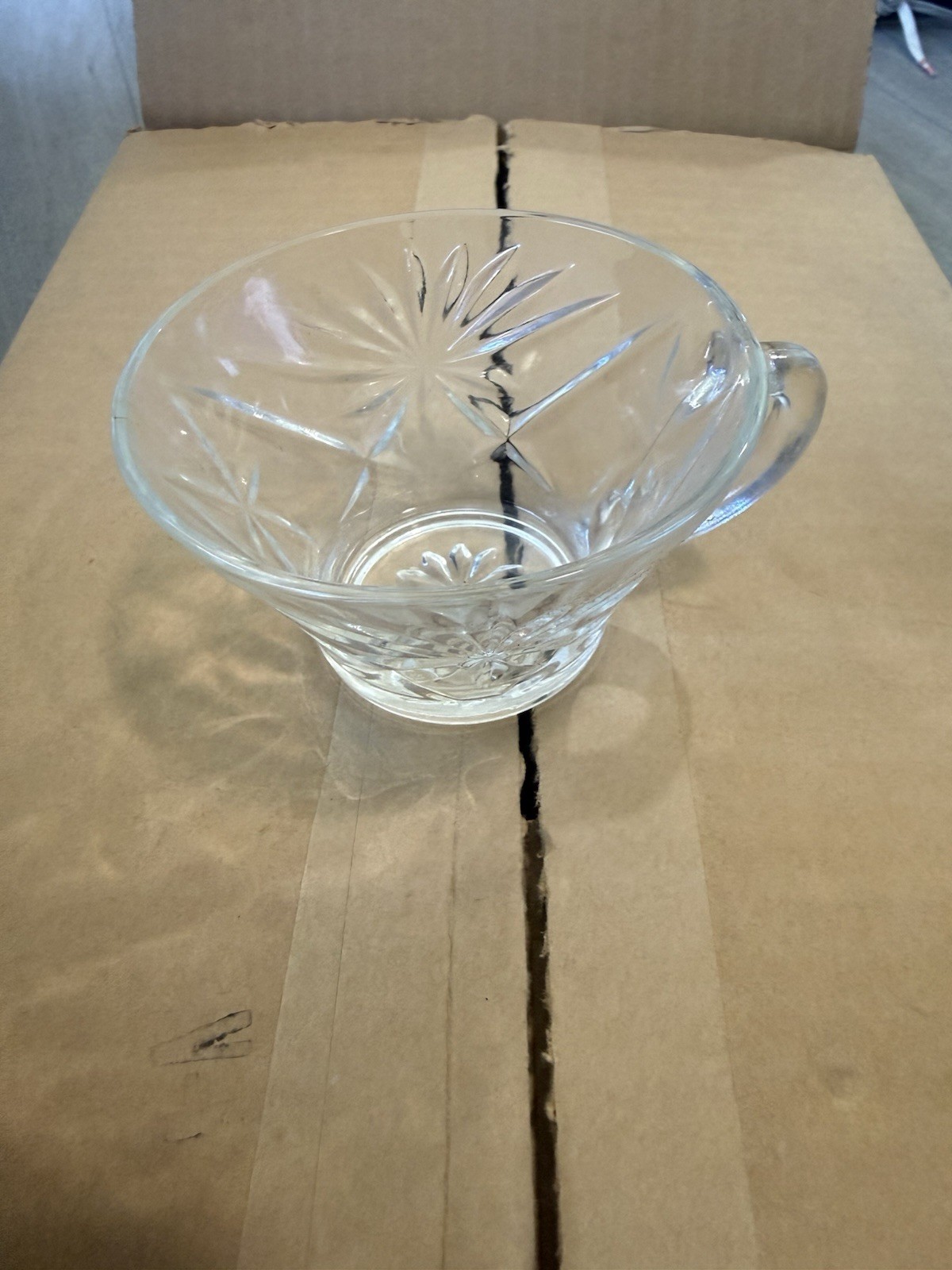 Clear Glass Cup & Saucer Set Starburst Pattern Twelve-Piece Round Glossy