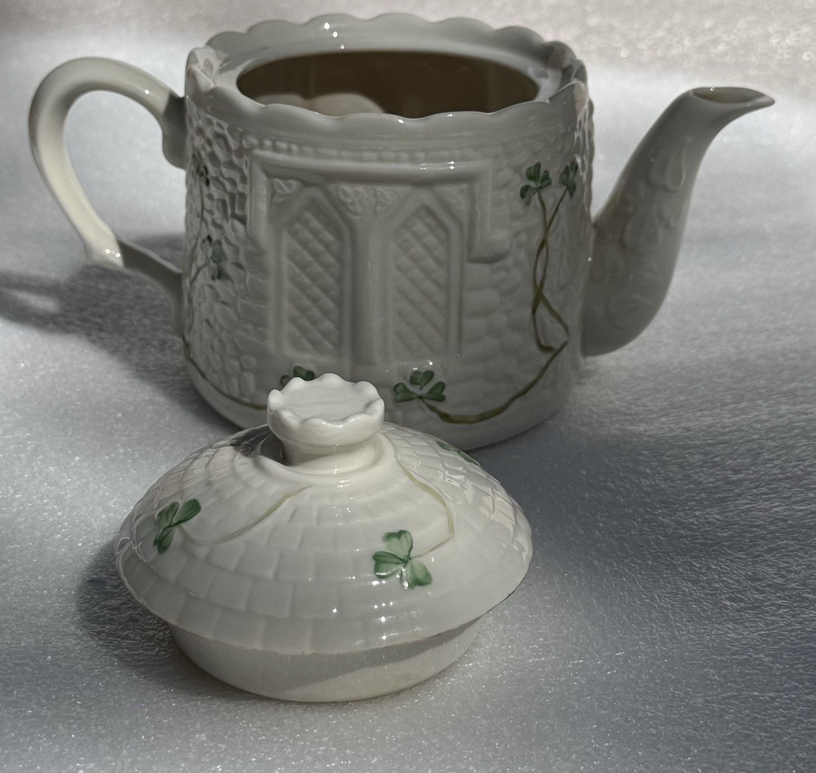Irish Belleek – Shamrock – 2 Cup 5″ Castle Teapot