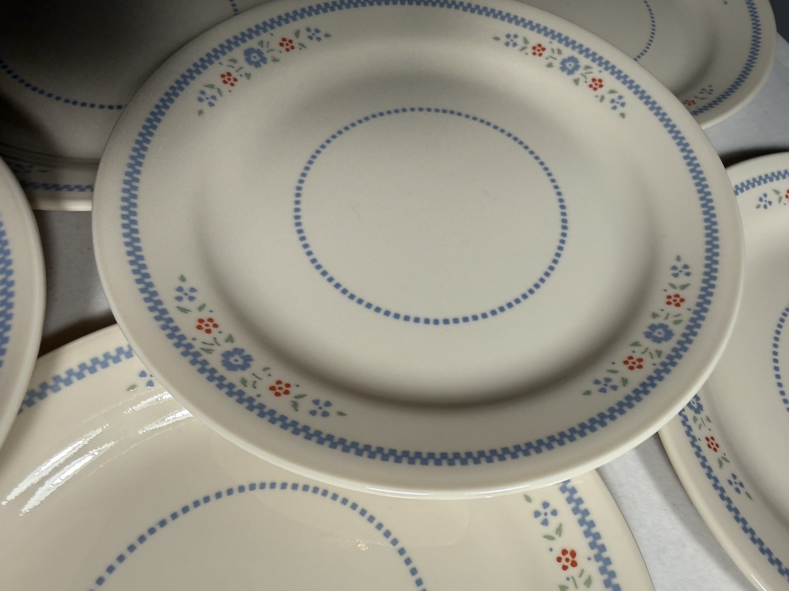 8 Vintage Corelle by Corning Granny Cottage Needlepoint 7.25″ Bread Plates