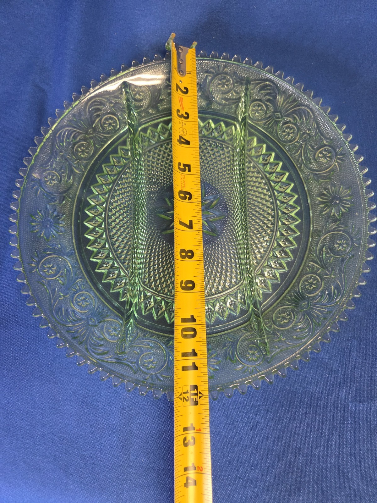 Vintage TIARA INDIANA GLASS CHANTILLY GREEN SANDWICH DIVIDED SERVING PLATTER