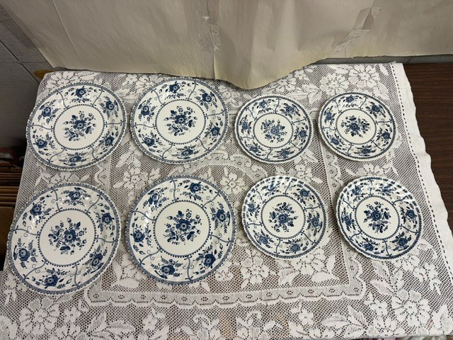 Johnson Brothers INDIES BLUE – 4 Luncheon Plates 8 5/8″ & 4 Dessert Plates 6 3/4