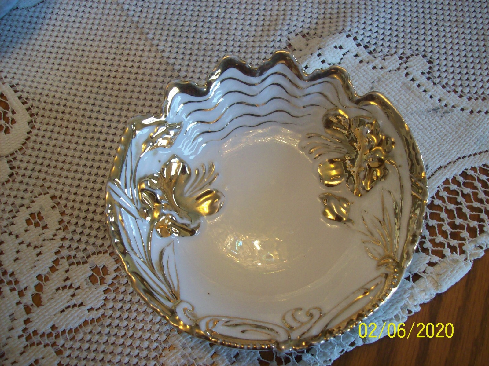 Gold & White Porcelain Raised Floral Pattern 7 Piece Vintage Berry Bowl Set