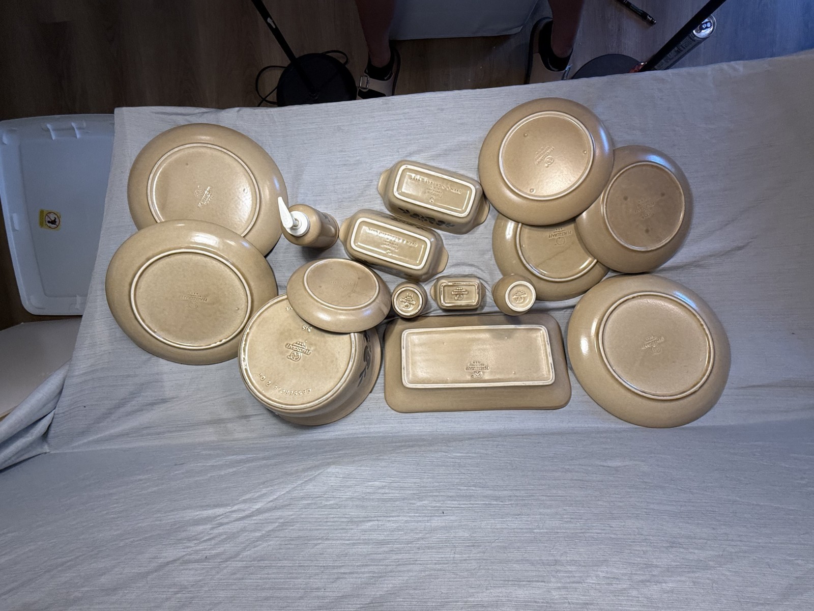 Pfaltzgraff Folk Art Stoneware Lot Loaf Pan Basket Tray Bud Vase Plates 12pc
