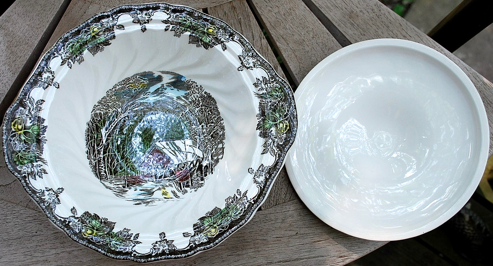 Vtg Johnson Bros COVERED BRIDGE FRIENDLY VILLAGE 10.25″ Covered Veg Dish ENGLAND