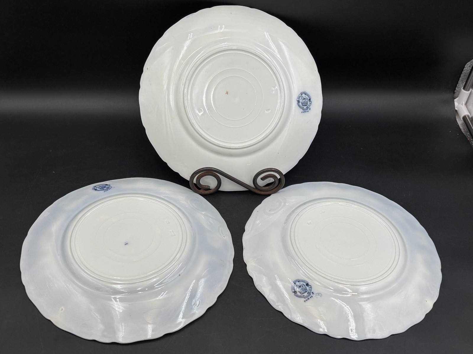 Wedgwood “PHOEBE BLUE” ~ England ~ Set of 3 ~ Dinner Plates ~ 10 1/4″ **crazing
