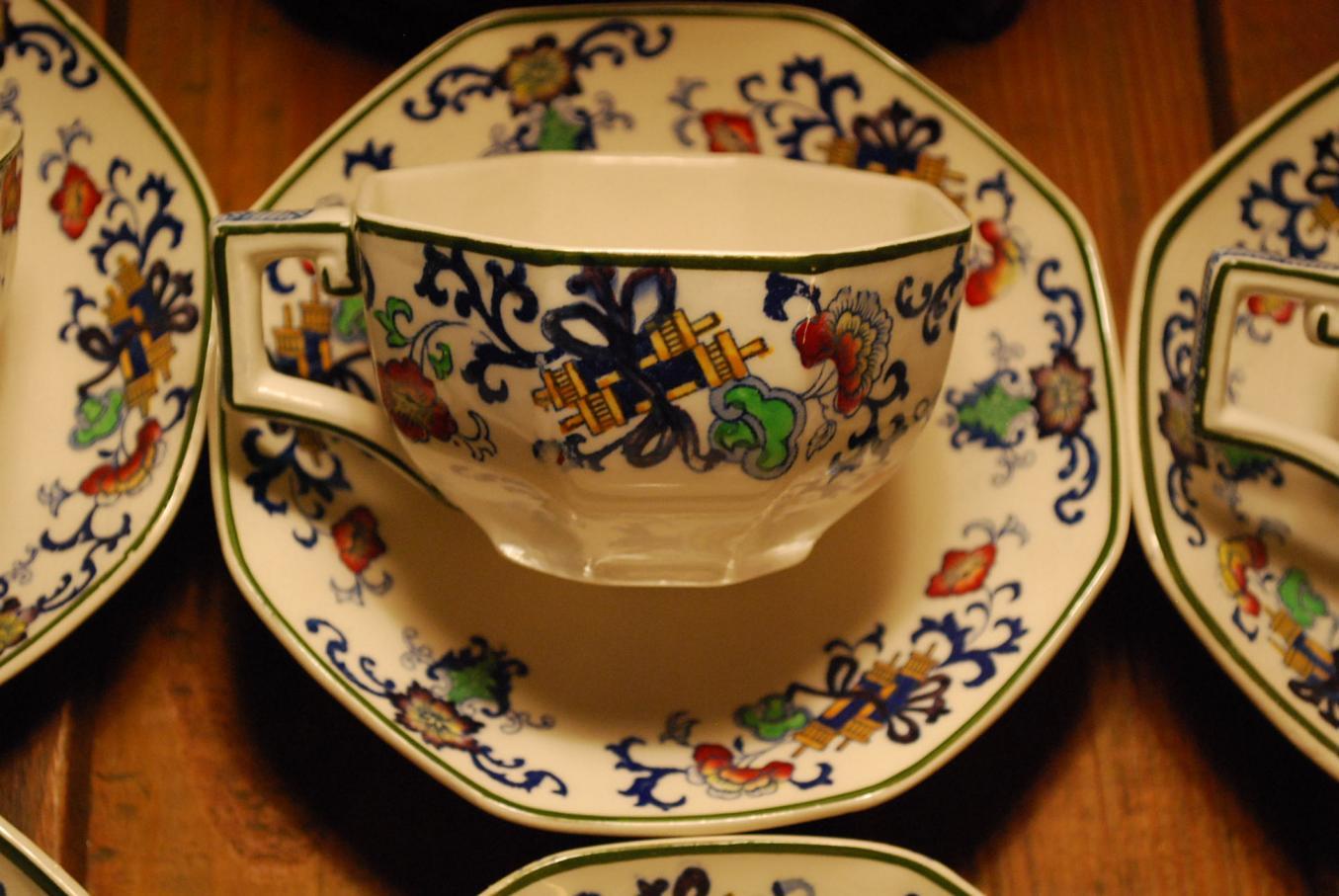 Antique Set 6 Cups & Saucers ‘NANKIN’ ROYAL DOULTON England GREEN TRIM Octagon