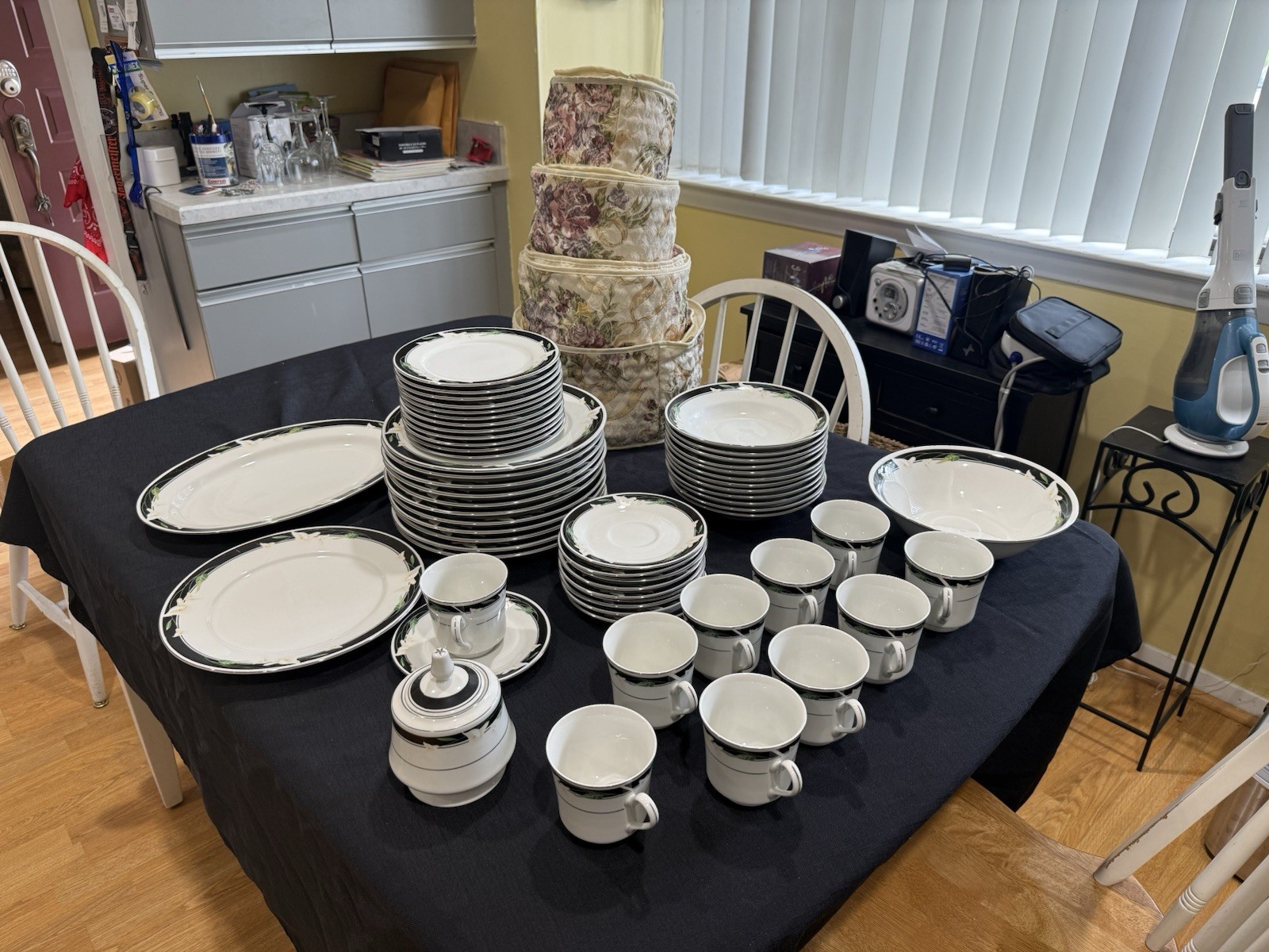 Majesty Black Fantasy China Dinner Service Set 59 Pieces