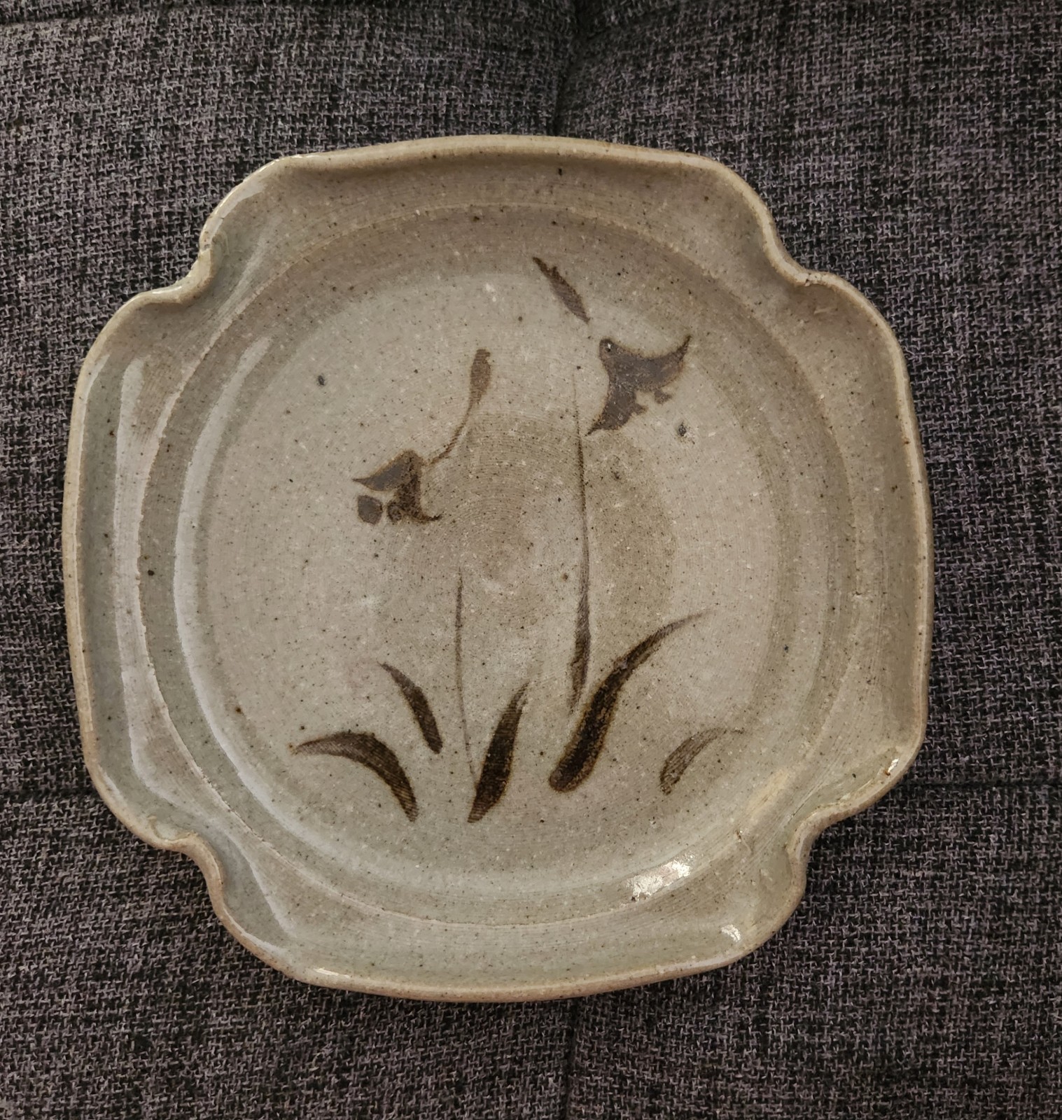 Hand-painted Stoneware Plate with Iris Motif & Scalloped Edge. Studio Pottery 8″