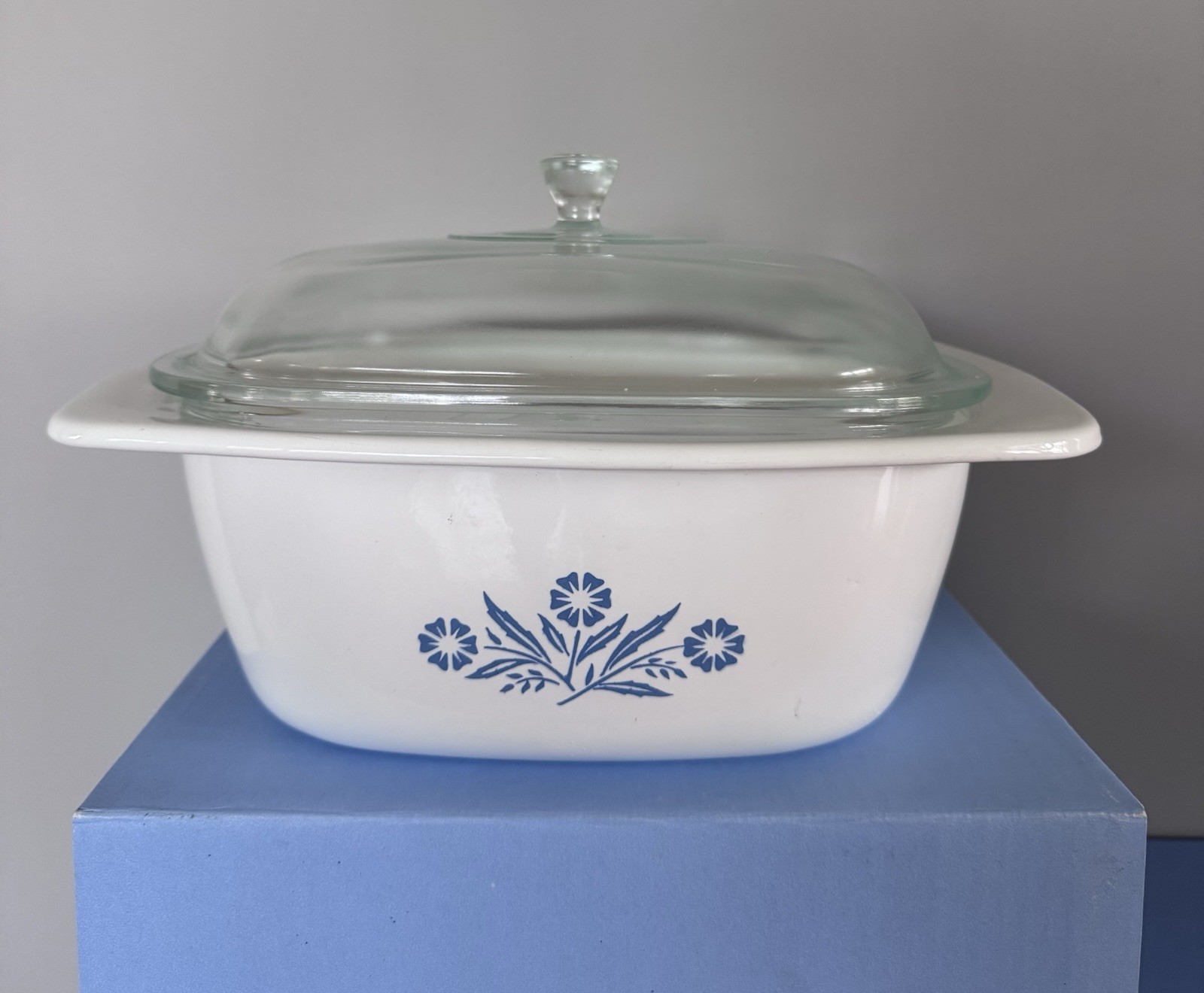 VTG Corning Ware P-34-B Cornflower Blue 4 Qt Dutch Oven w/ Lid and Trivet