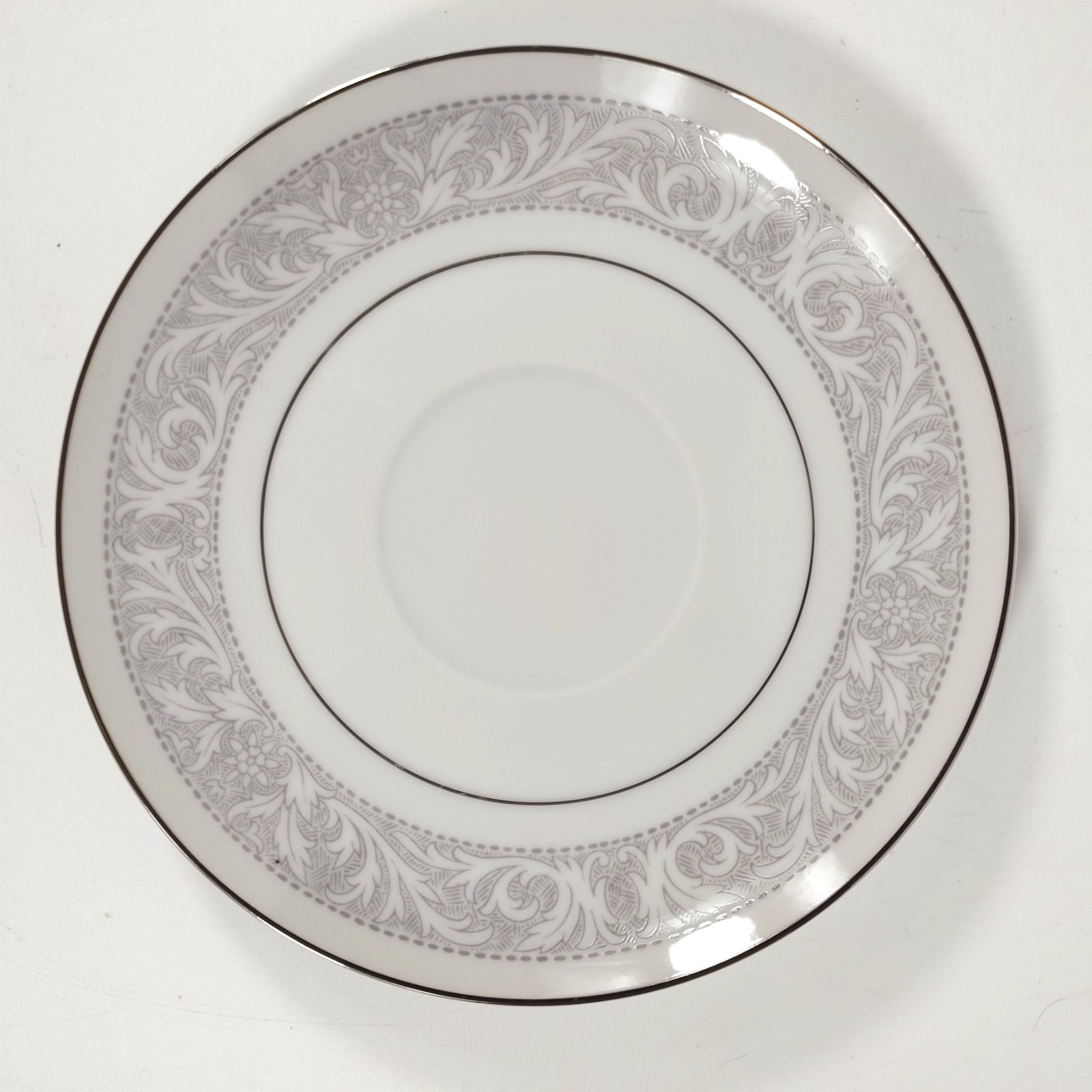 12 Imperial China Whitney W Dalton Model 5671 Bread and Butter Plates 6.5 in