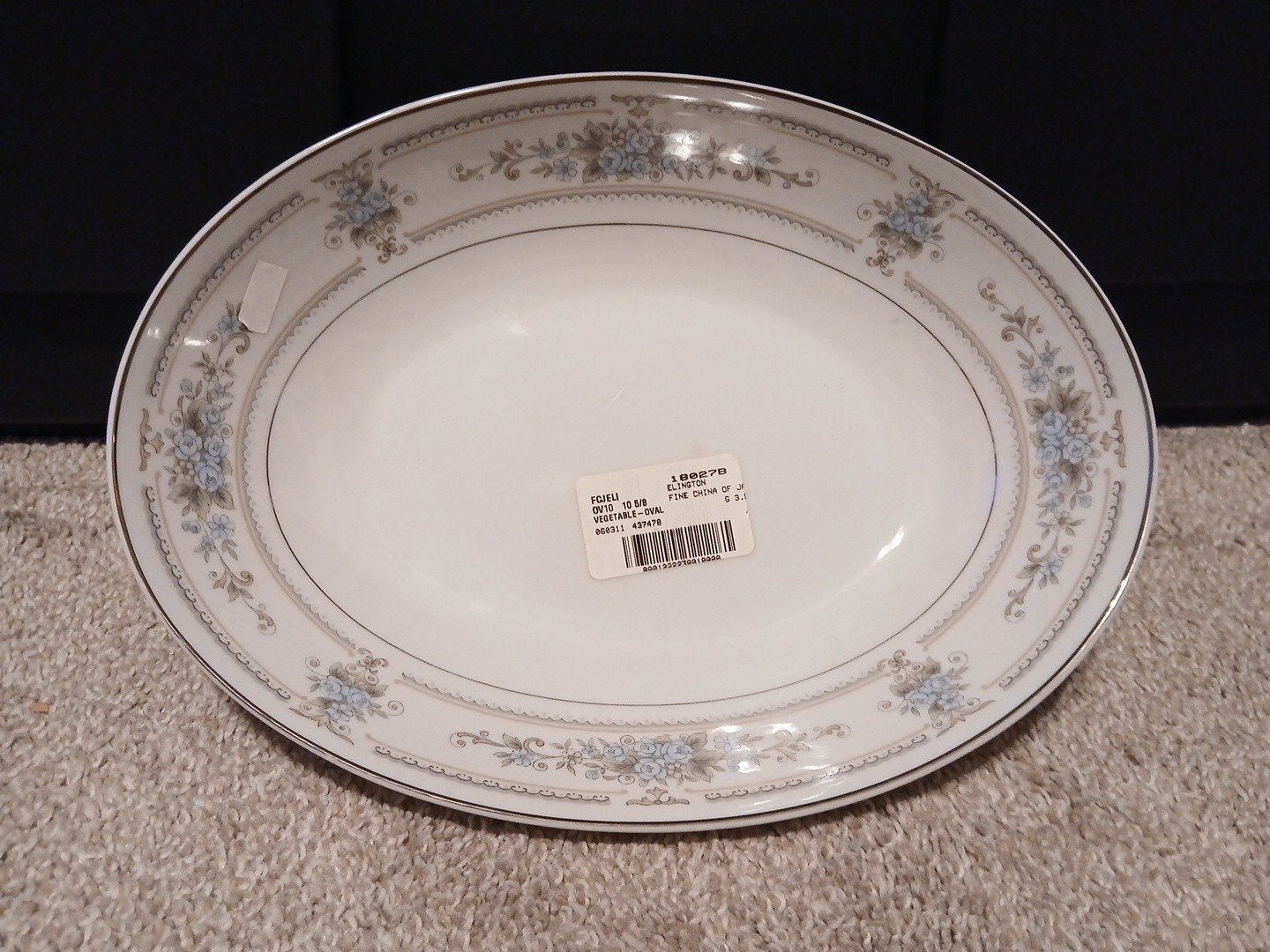 Elington Vegetable Bowl 10 5/8″ Porcelain Oval White Blue Platinum Trim Fine Chi