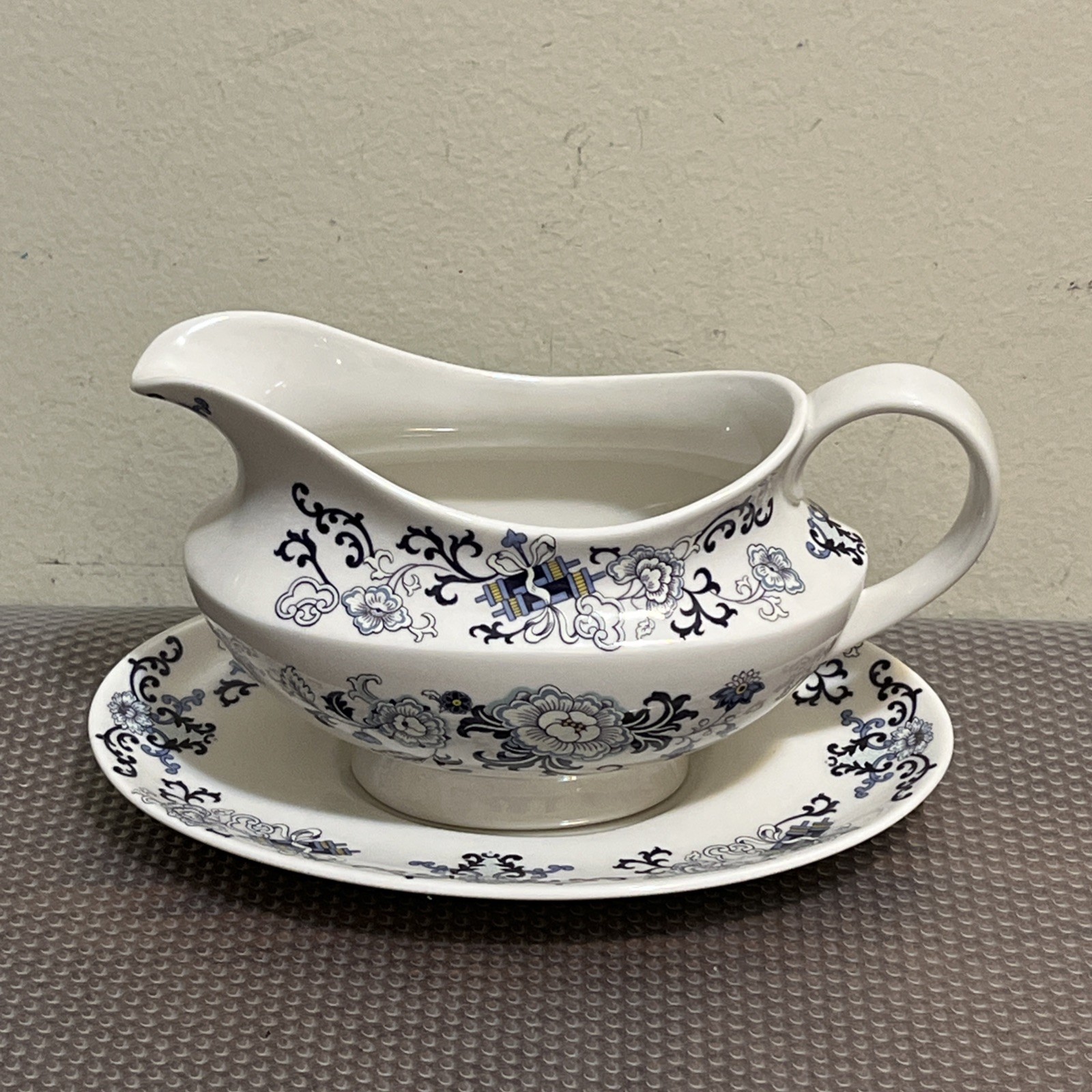 Royal Doulton NANKIN Gravy Boat & Underplate – TC 1091