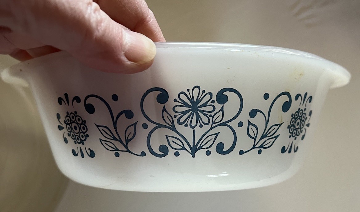 Vintage GLASBAKE Milk Casserole Bowl 1 QT J510 Rare Pattern – Collectible