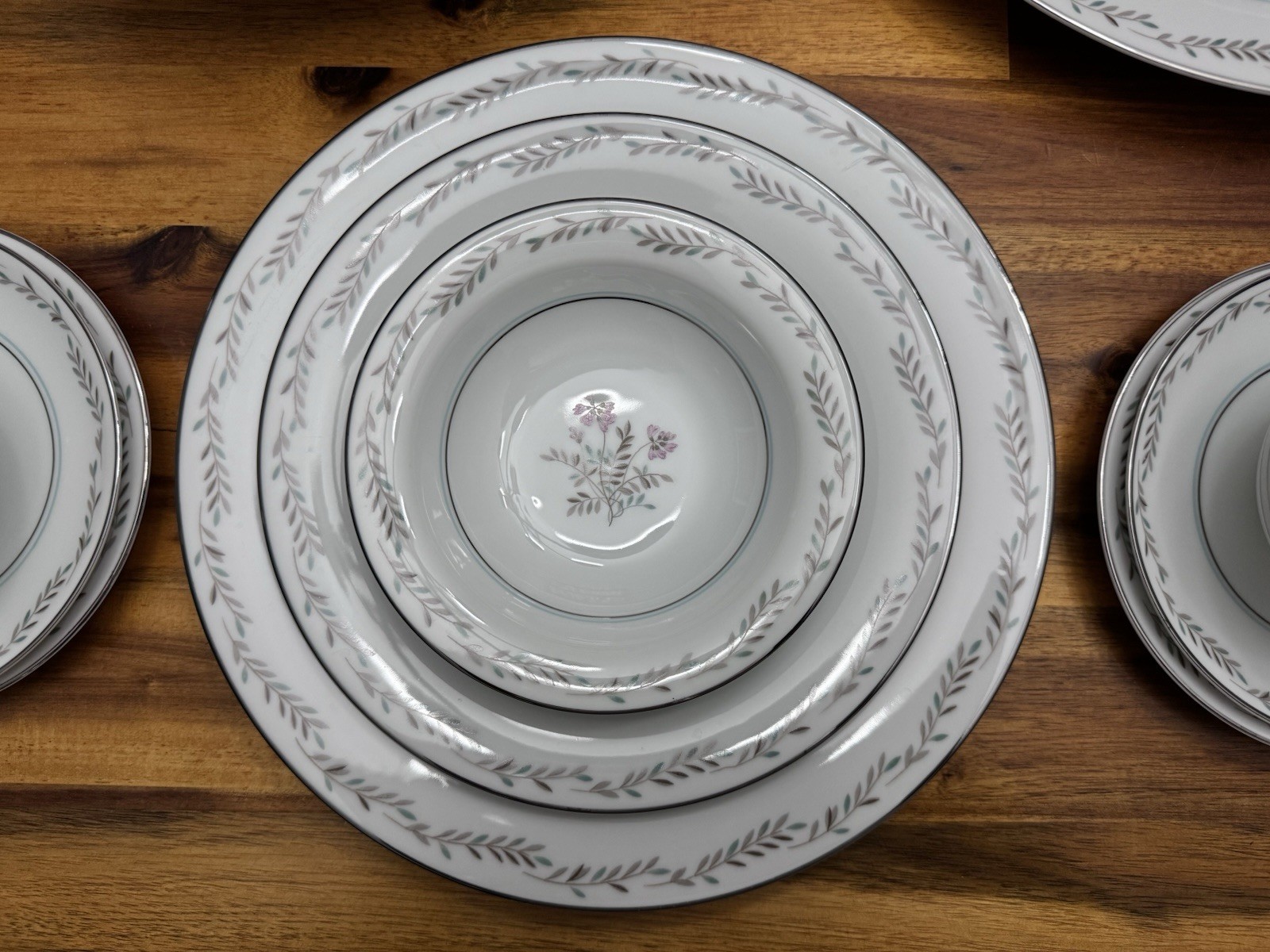 Vtg Noritake China 5608 “Bryce” 56 Piece Set – 8 Place Settings, Floral Pat. EUC
