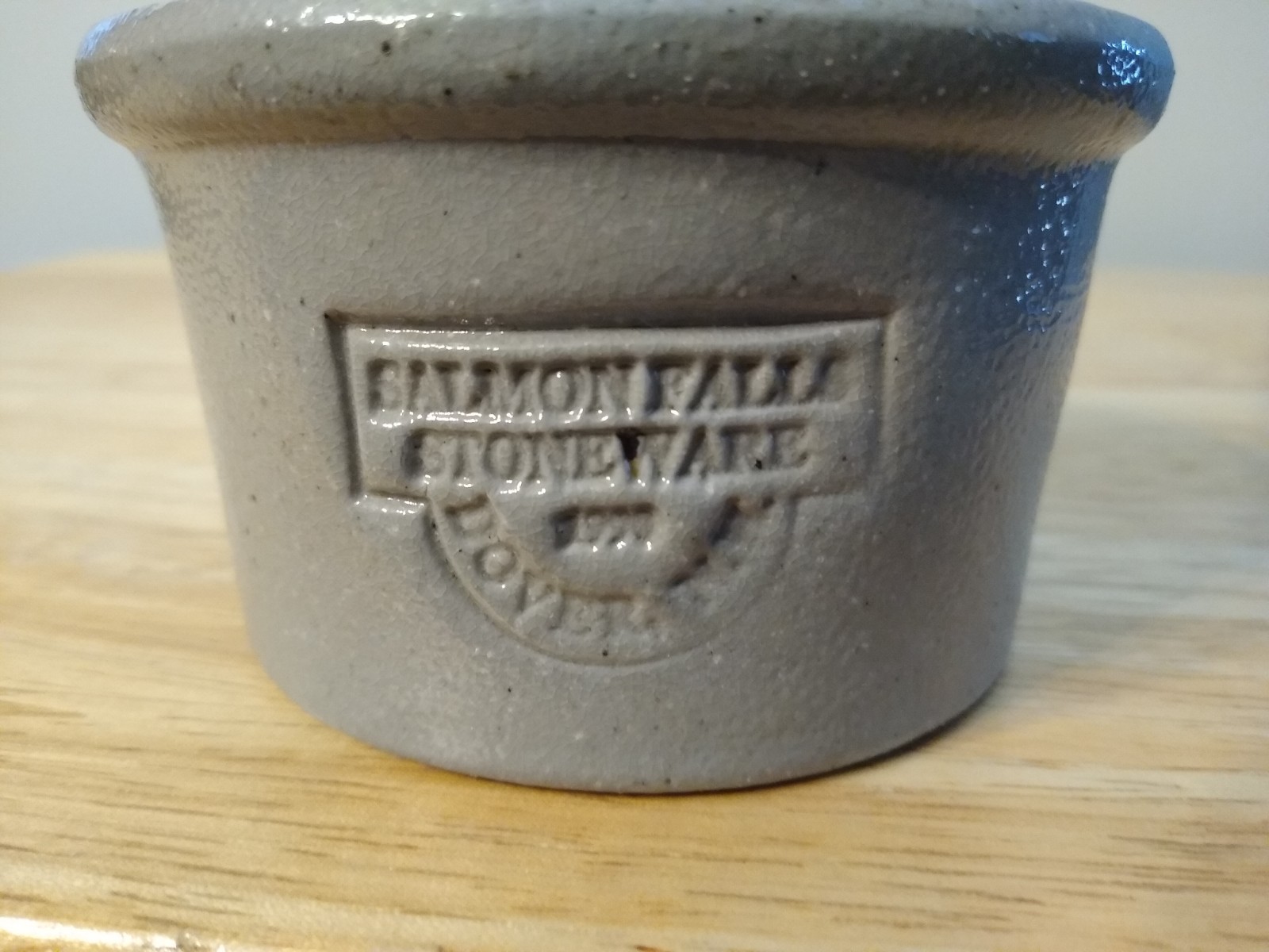 1997 – Salmon Falls Pottery – 2 1/4″ Tall – Butter Cup – Damaged