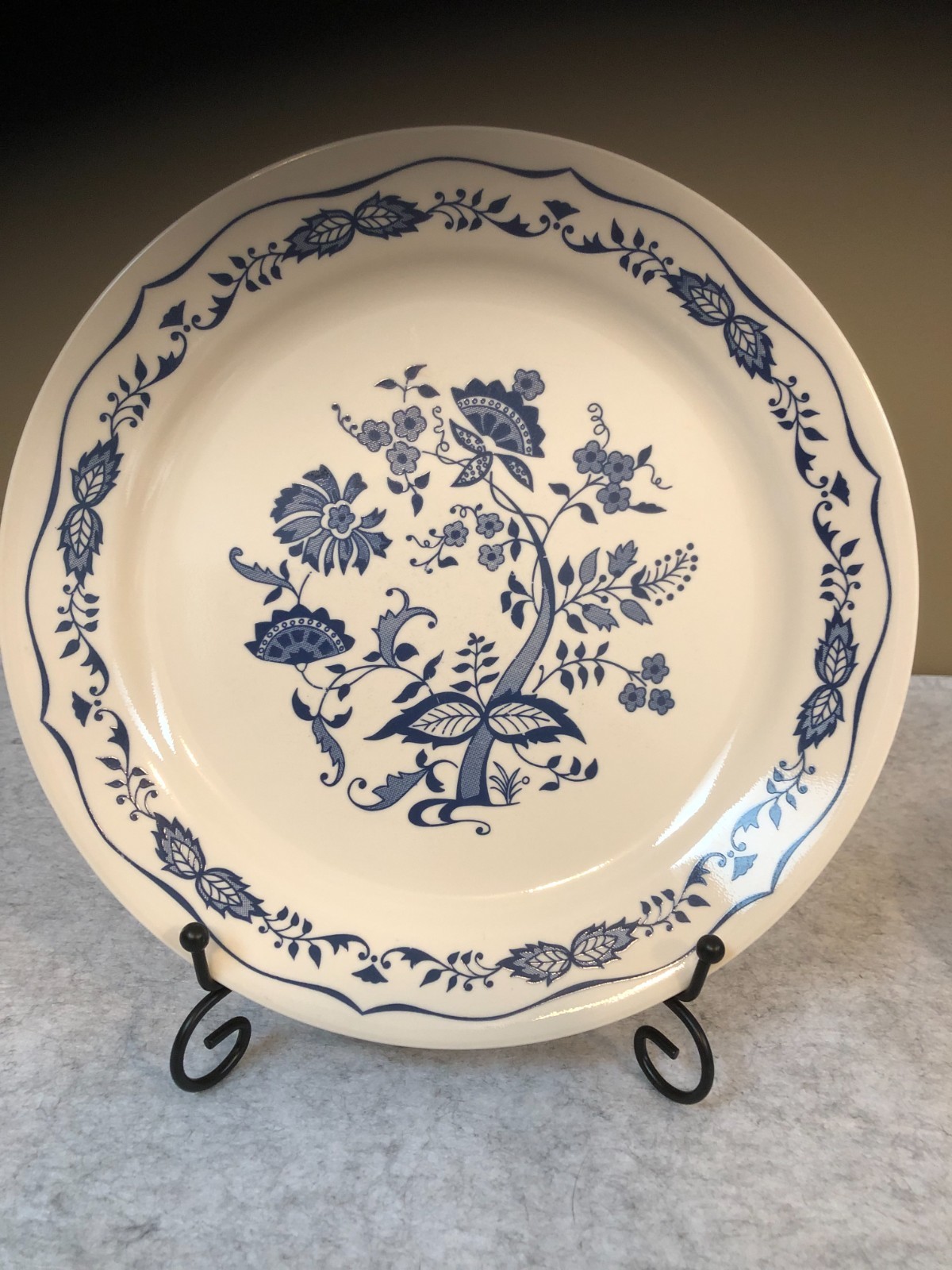 2 ~Vintage Corelle Blue Floral/Danube Onion 10.25″ Dinner Plates BEAUTIFUL!