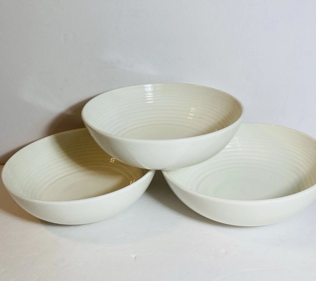 Royal Doulton Salad Pasta Bowl 7”Ribbed Interior Maze White Gordon Ramsay EUC