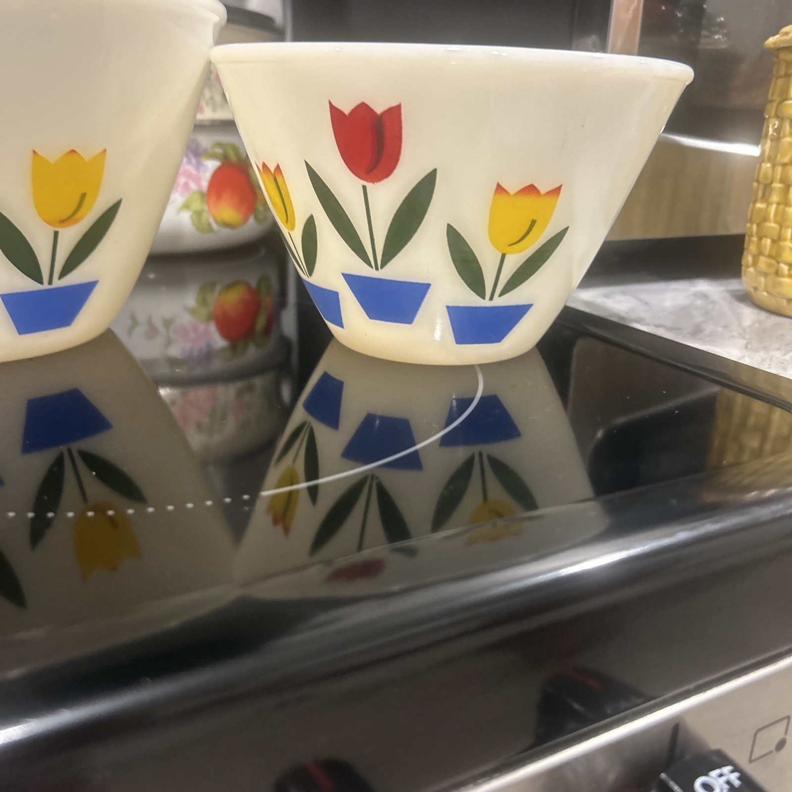 Vintage Fire king tulip mixing bowl set Of 4 🔥🔥🔥