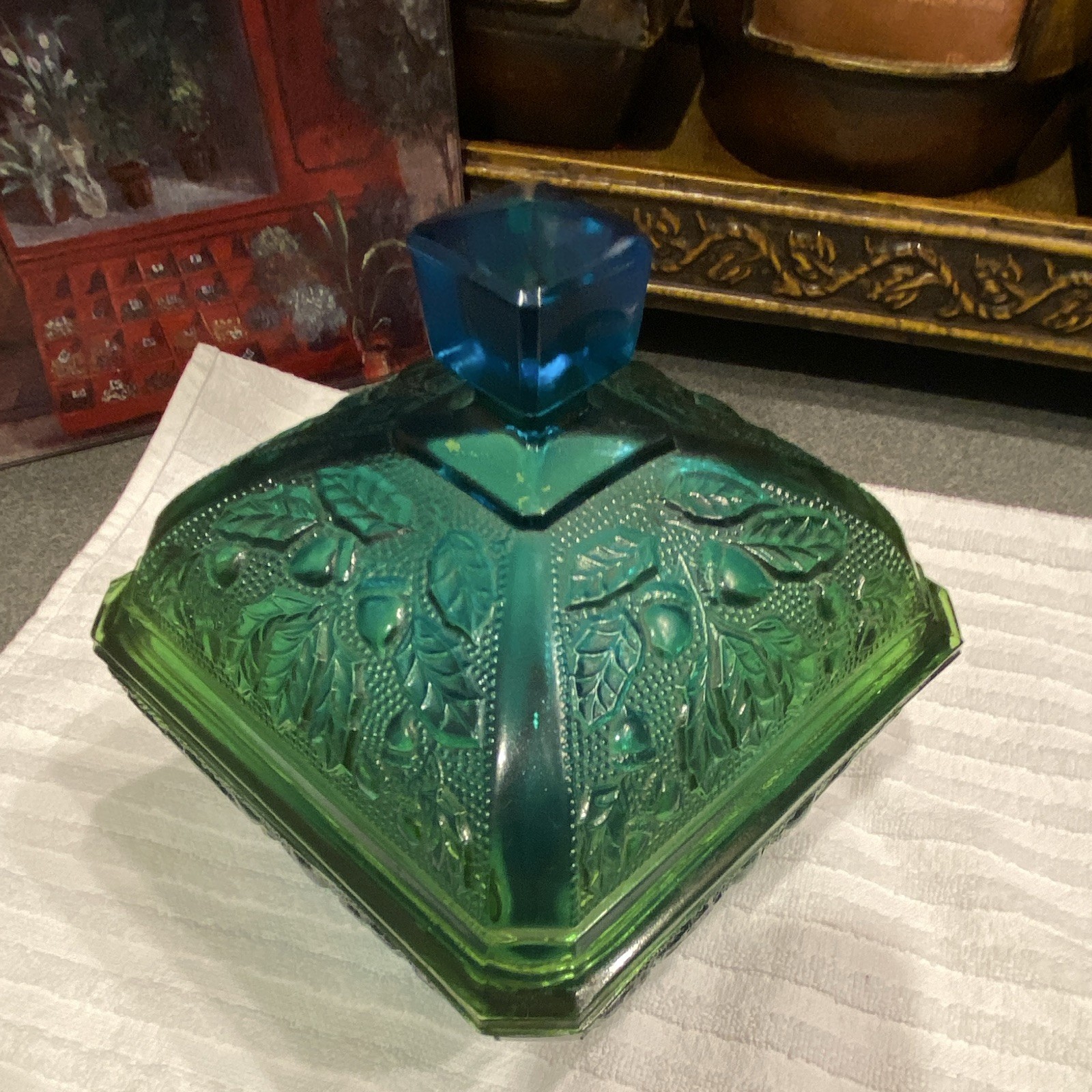 Vintage Jeannette Green Blue Ombré Acorn & Leaf Glass Lidded Candy Dish