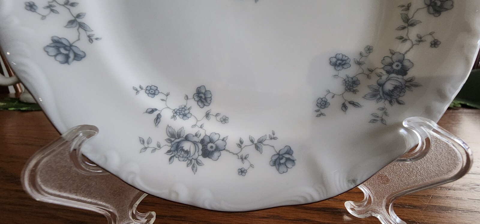 Blue Garland Dessert Bread Plates 6″ (pairs) Johann Haviland White Blue Platinum