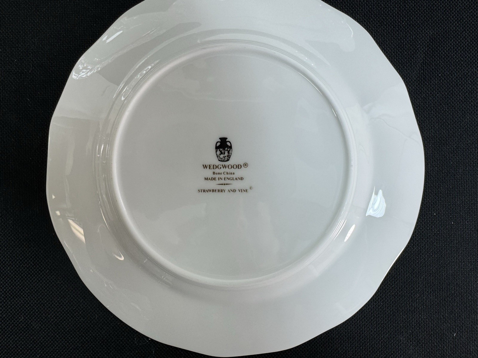 Wedgewood Strawberry/ Vine Bone China~(1)~5 piece place setting~Made In England