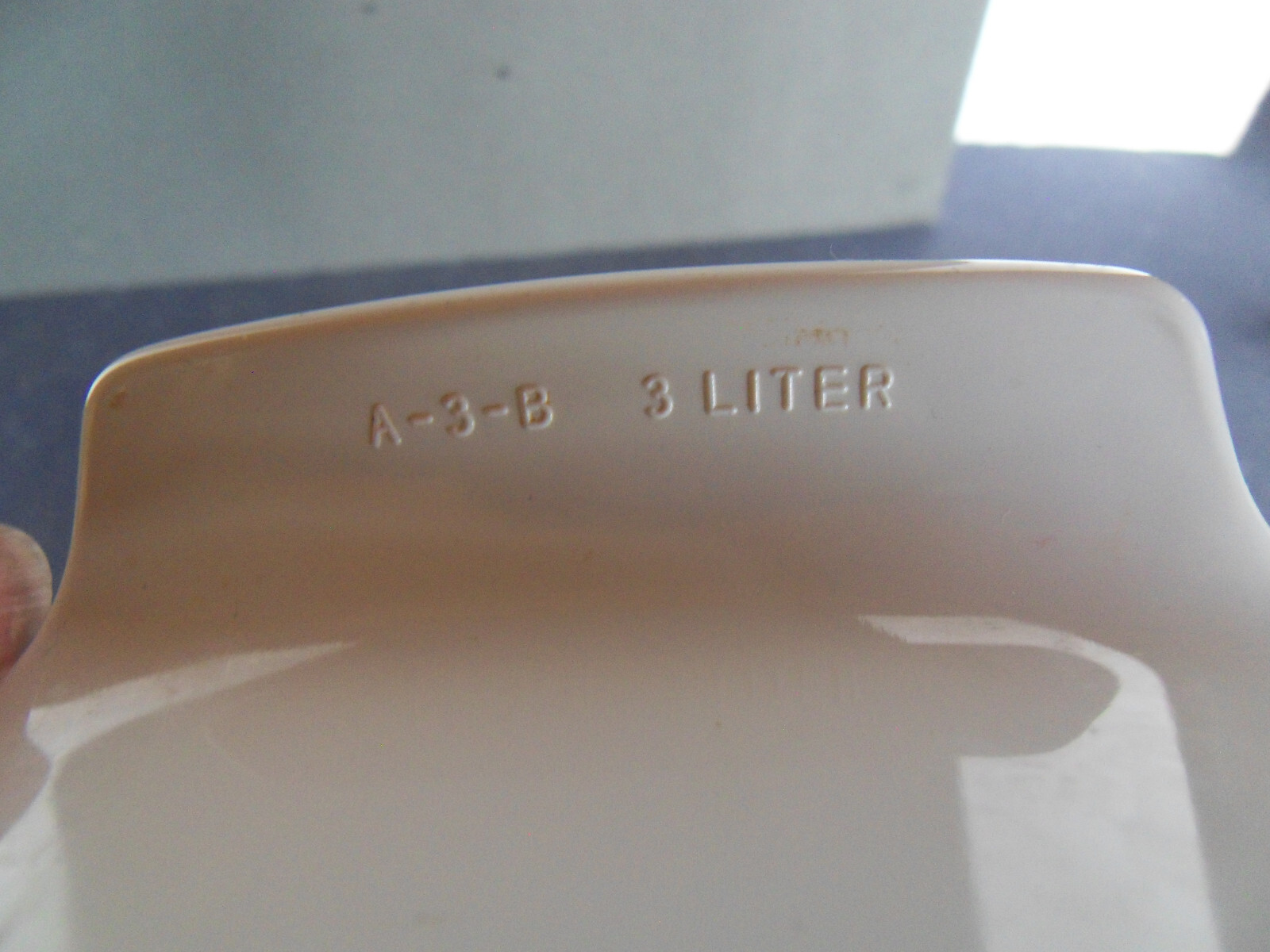 Vintage CORNING WARE L’Echalote La Marjolaine 3 Liter /3 quart raised script