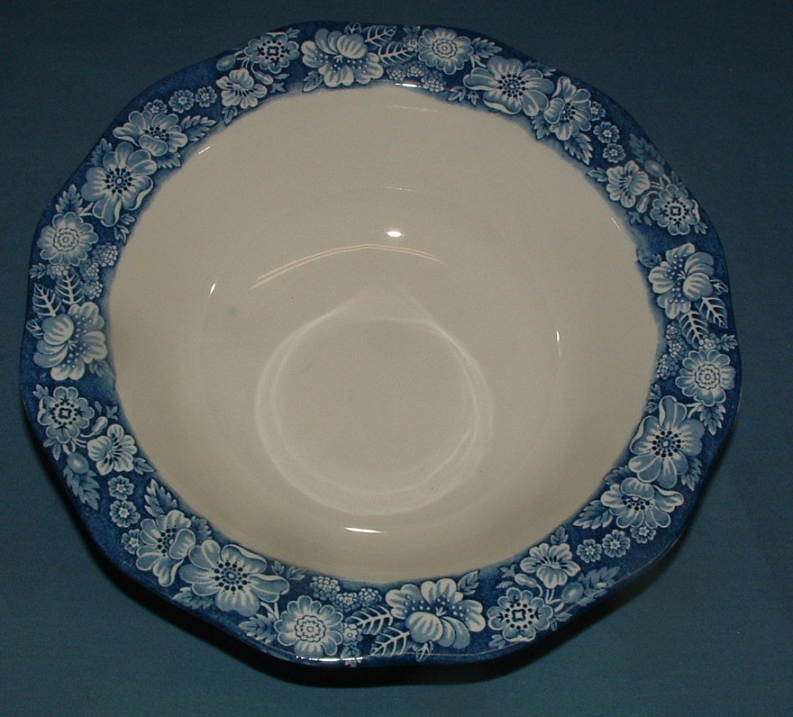 LIBERTY BLUE “BOSTON TEA PARTY” COVERED SERVING BOWL – HISTORIC COLONIAL SCENES