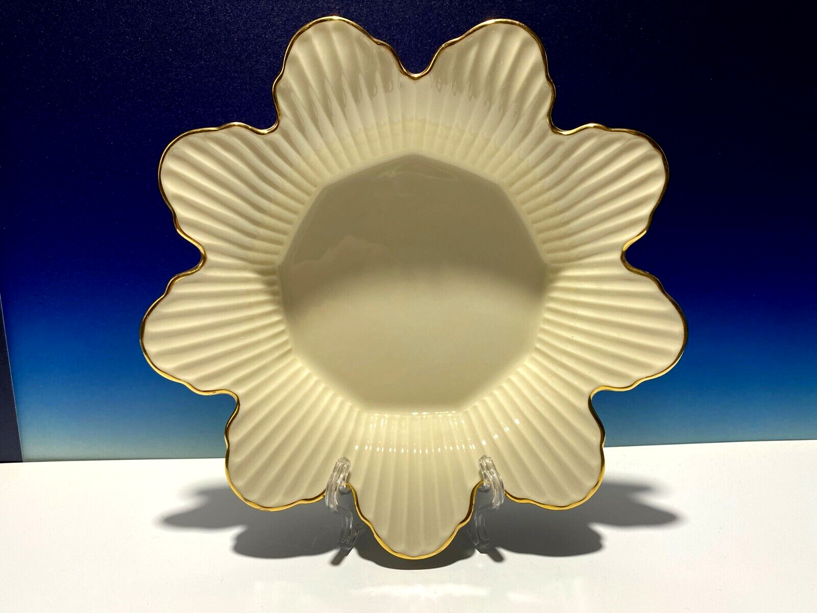 LENOX Meridian/Pentagon Shape Plate 7.75”in