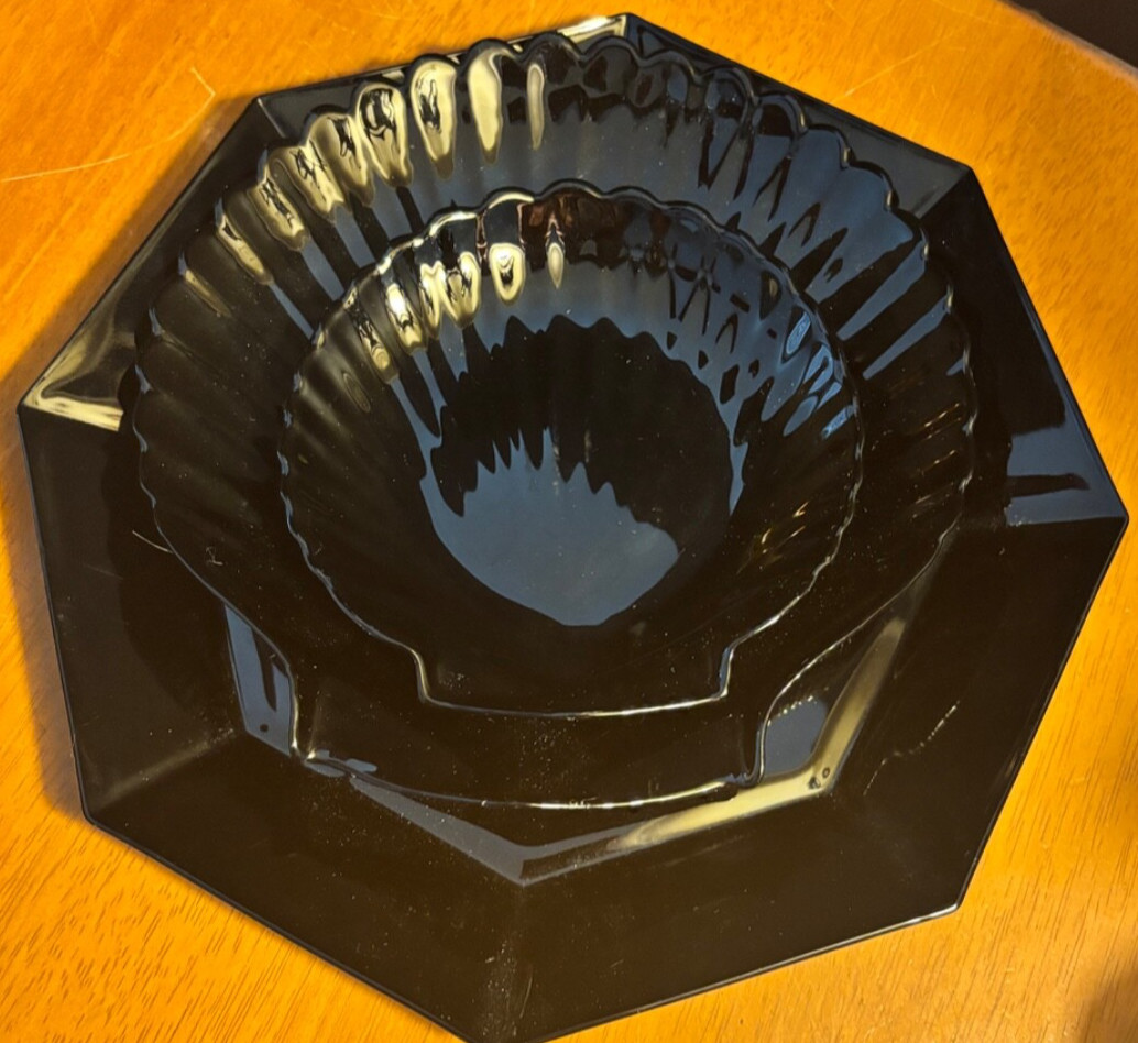 Arcoroc Coquillage Black Glass Serving Bowls Shell & Hexagon Shape, France