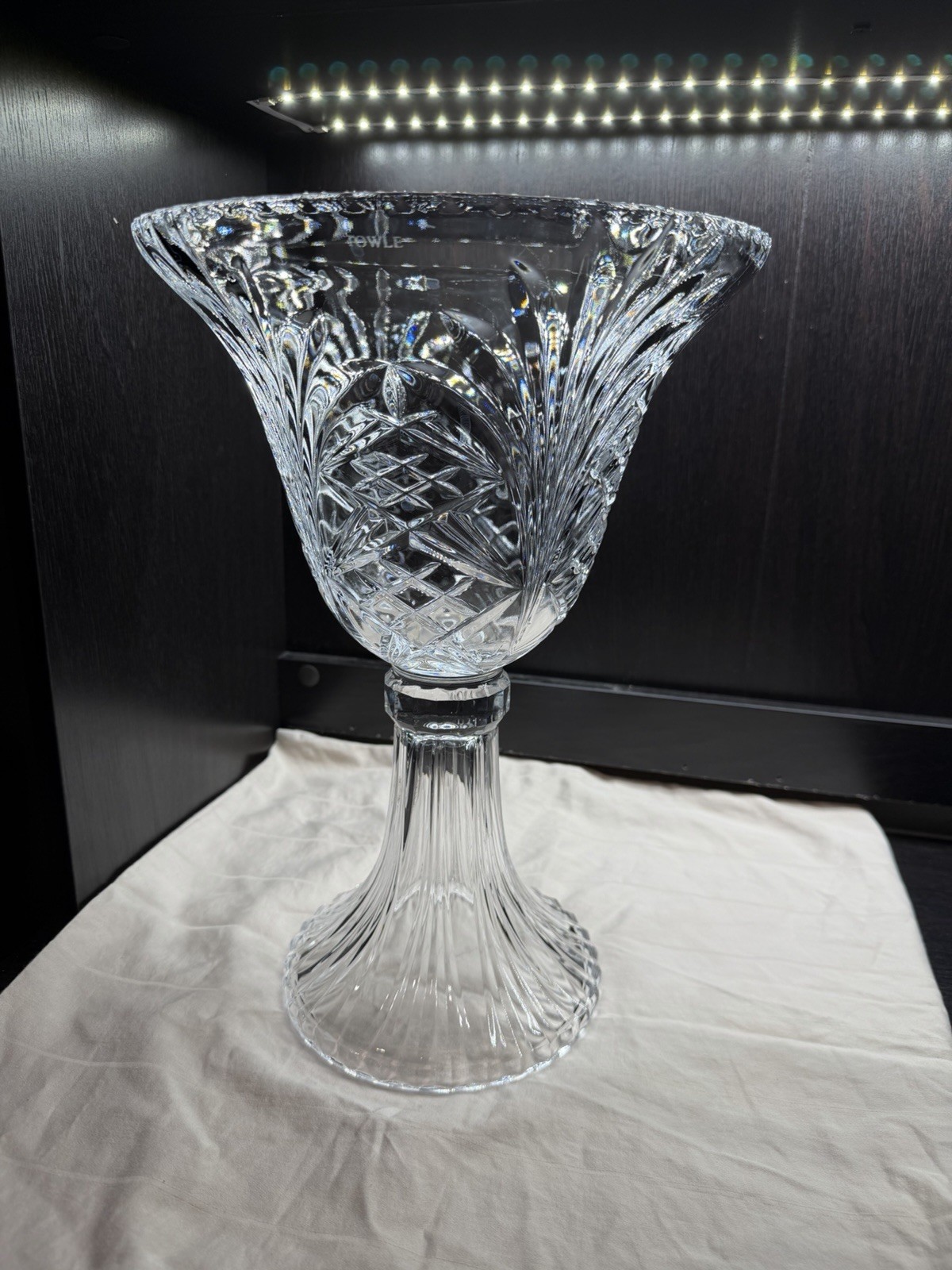 14″ TOWLE 24% Lead Crystal Footed Centerpiece Pedestal Bowl – Czech Republic