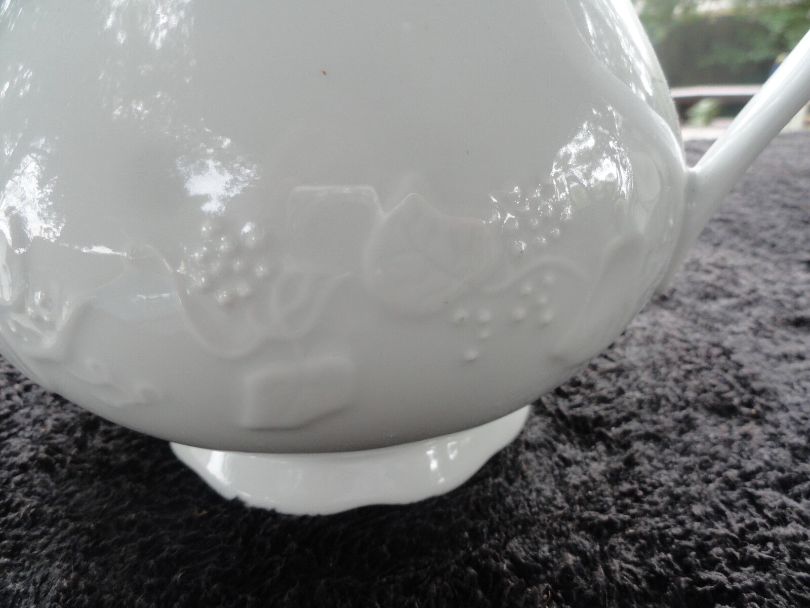 Dansk Ivy Embossed Fruit and Leaves Pure Solid All White Lidded Teapot