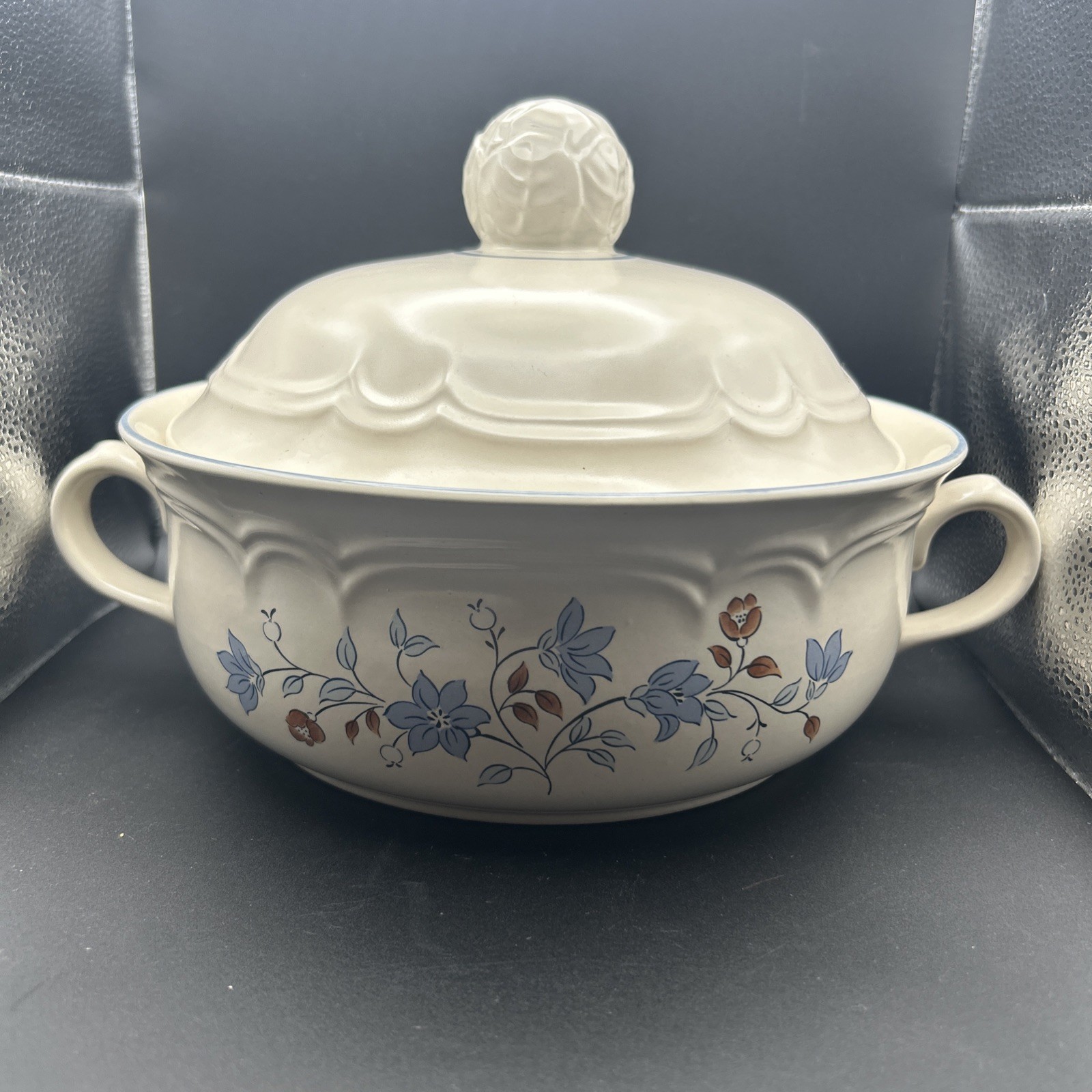 Vintage Covered Casserole Dish 2 Qt Bowl Pot Lid Cottagecore Floral Grandma Core