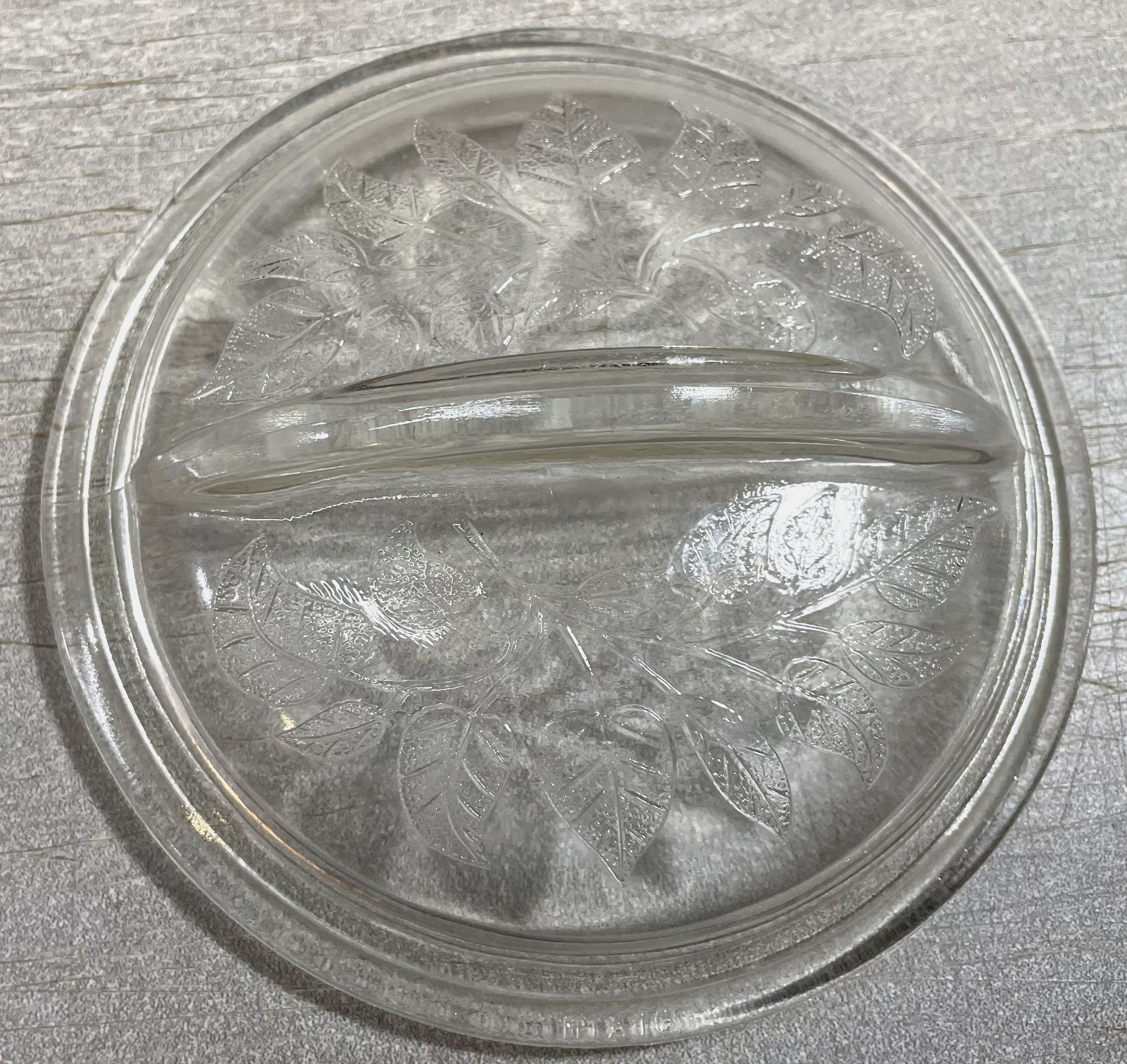 Vintage Glass Casserole Lid Leaf Pattern 6 1/4 x 5 1/4 Rims H1A1G Hammercraft