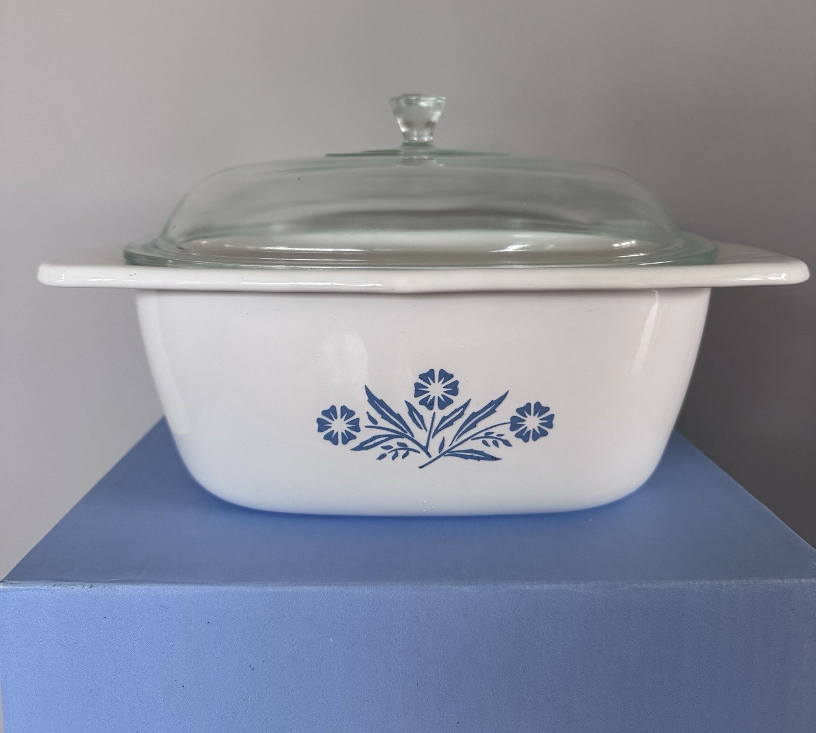 VTG Corning Ware P-34-B Cornflower Blue 4 Qt Dutch Oven w/ Lid and Trivet
