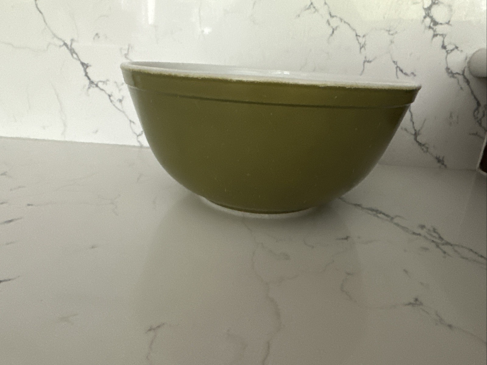 Pyrex #403 – Alvocado Olive Green Nesting Mixing Bowl – 2 1/2 QT