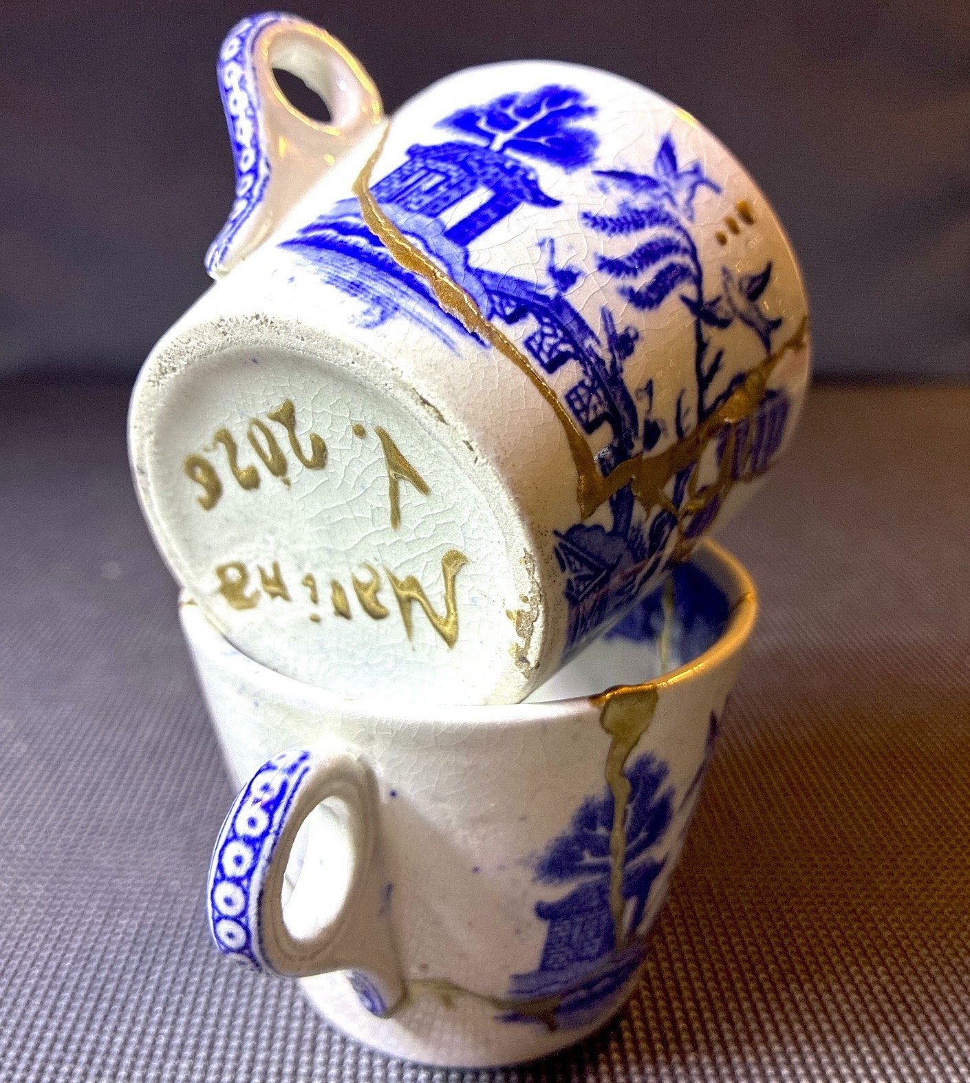 KINTSUGI WABI JAPANESE BLUE WILLOW ANTIQUE PORCELAIN 1910 SET OF 2 CUP HAND MADE