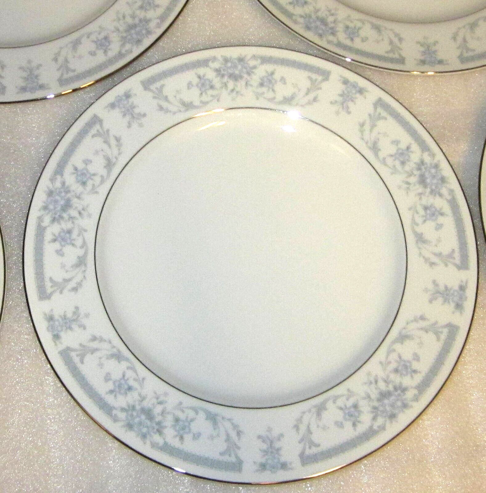 SET OF 5 ~ NEW ~ SHEFFIELD Fine China BLUE WHISPER 10 3/8″ DINNER PLATES JAPAN