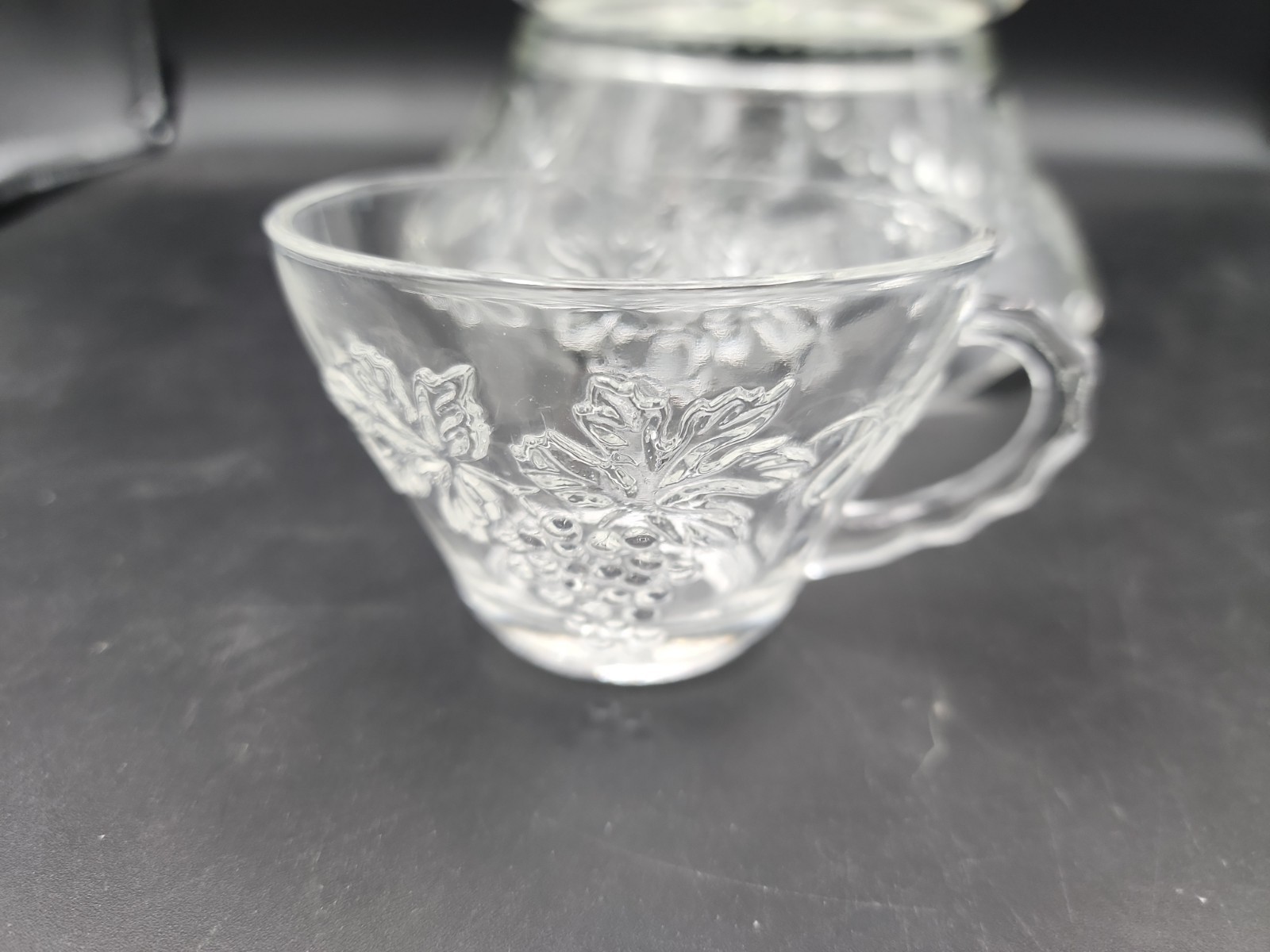 60’s ANCHOR HOCKING Glass Punch Bowl-Stand-12 Cups-Dipper-Hooks GRAPE VINE 27 Pc
