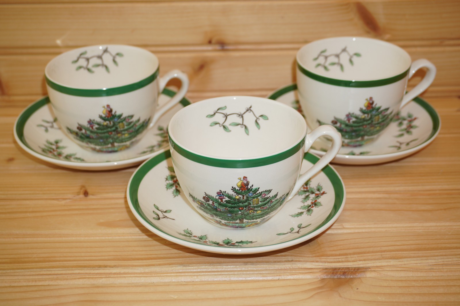 Spode Christmas Tree England 3 Cup & Saucer SETS (#4-6-29-2026) (B1)