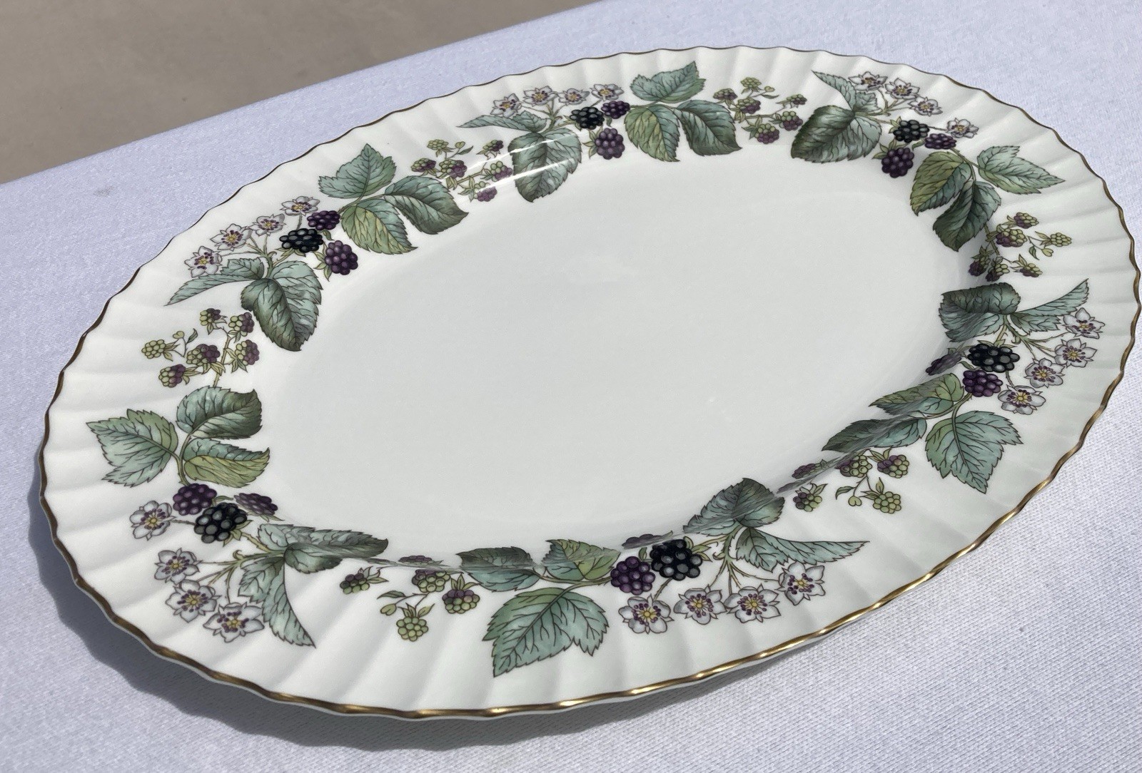 Royal Worcester Lavinia 15.5” Oval Platter Ivory England Blackberry