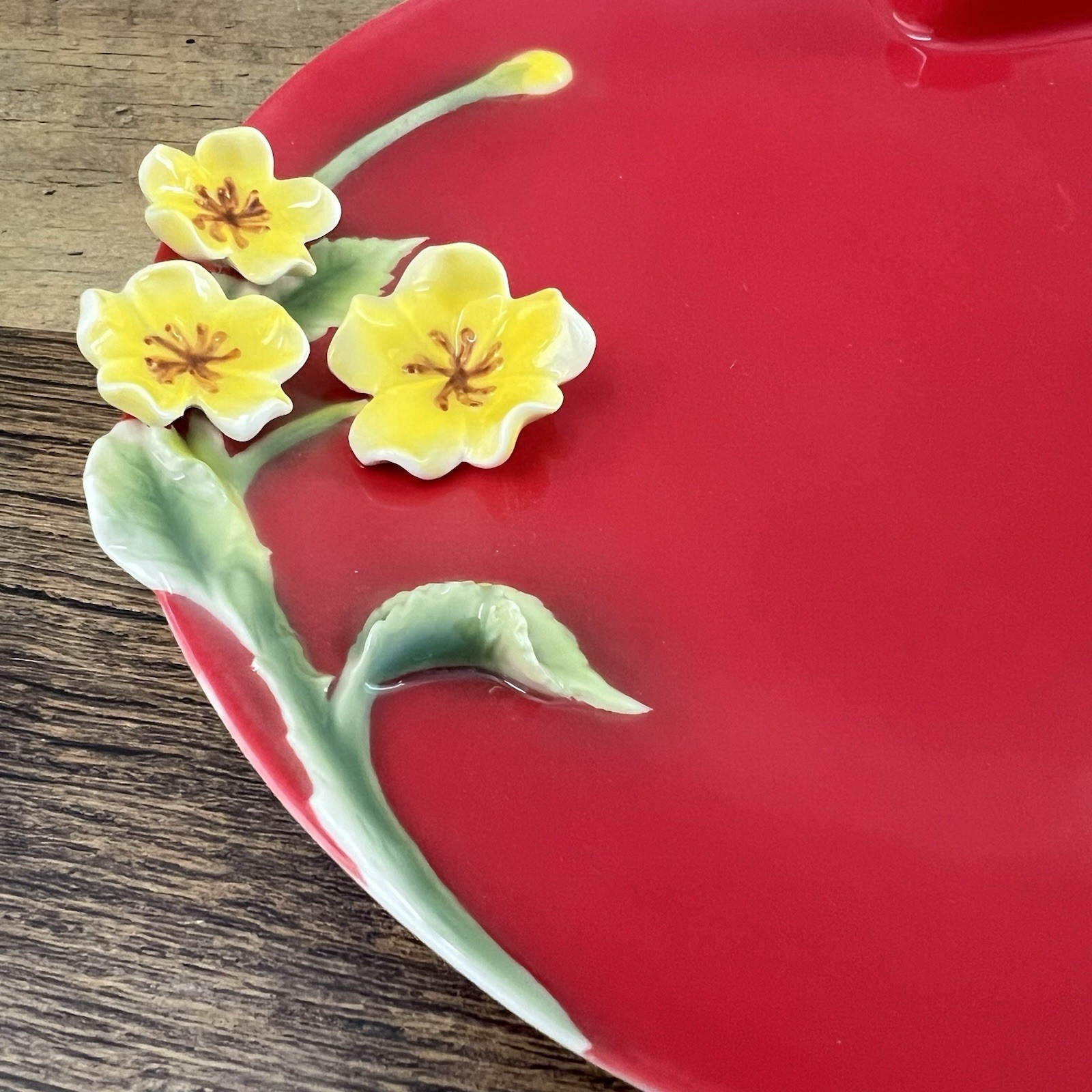 Manchu Rose Savoy Sculptured Porcelain Red Plates Replacements