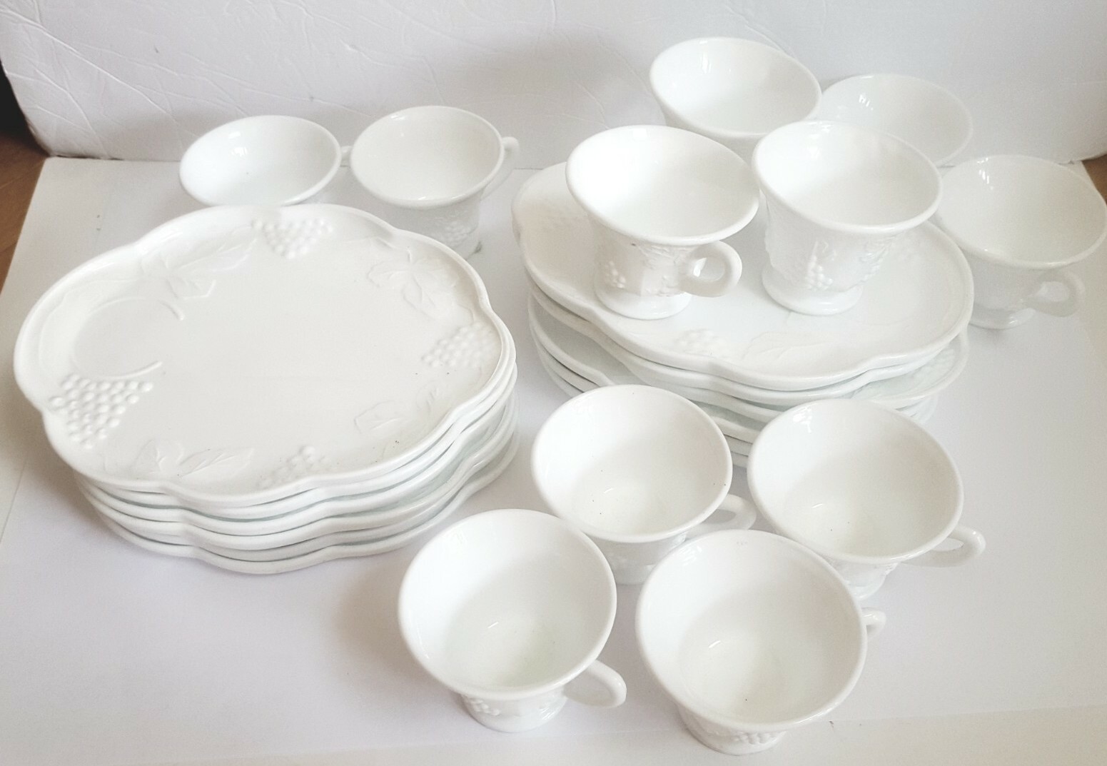 Indiana Glass Company Colony White Milk Glass Grape 23 pc Snack Sets UNUSED
