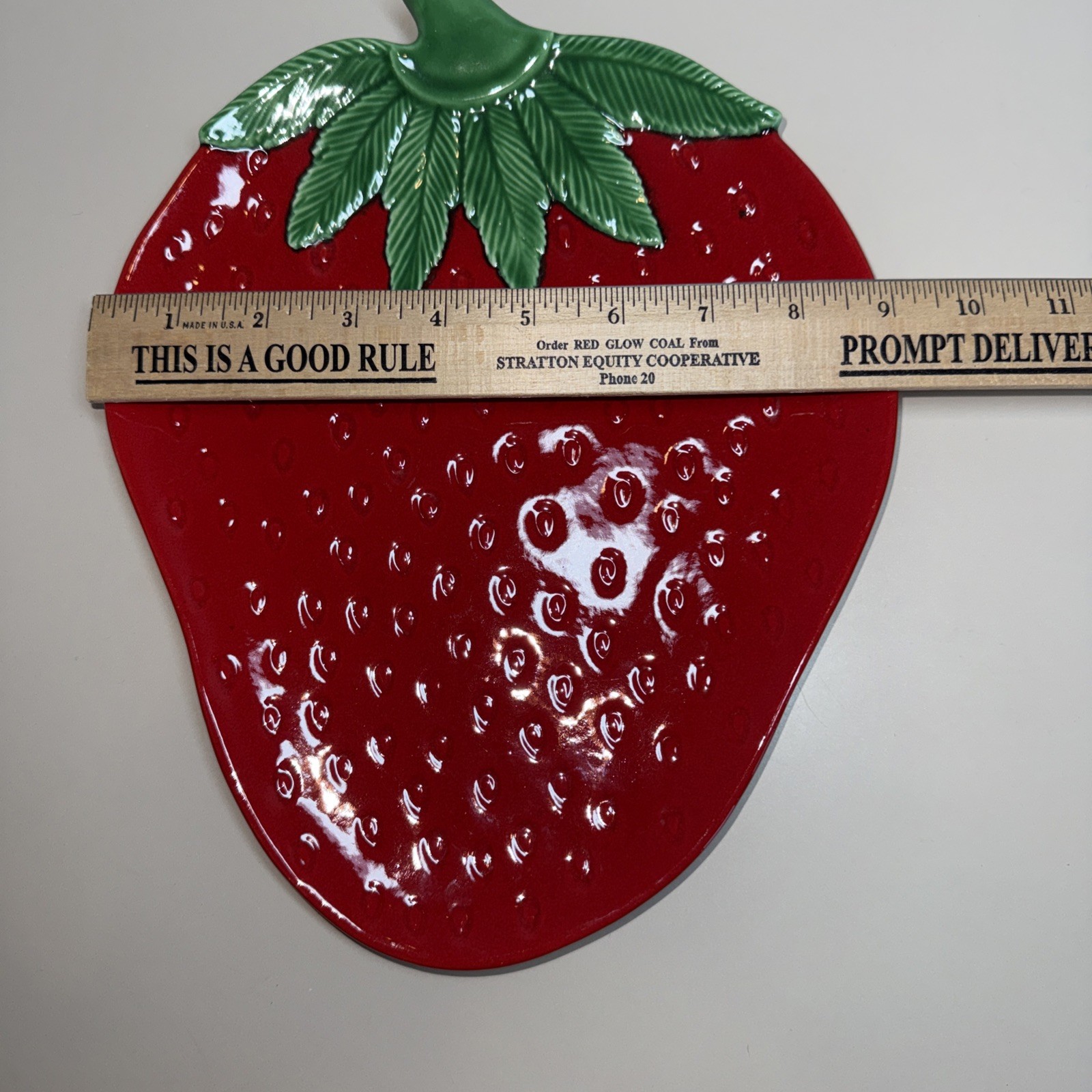 CERAMIC STRAWBERRY Plate PLATTER 1970 VINTAGE