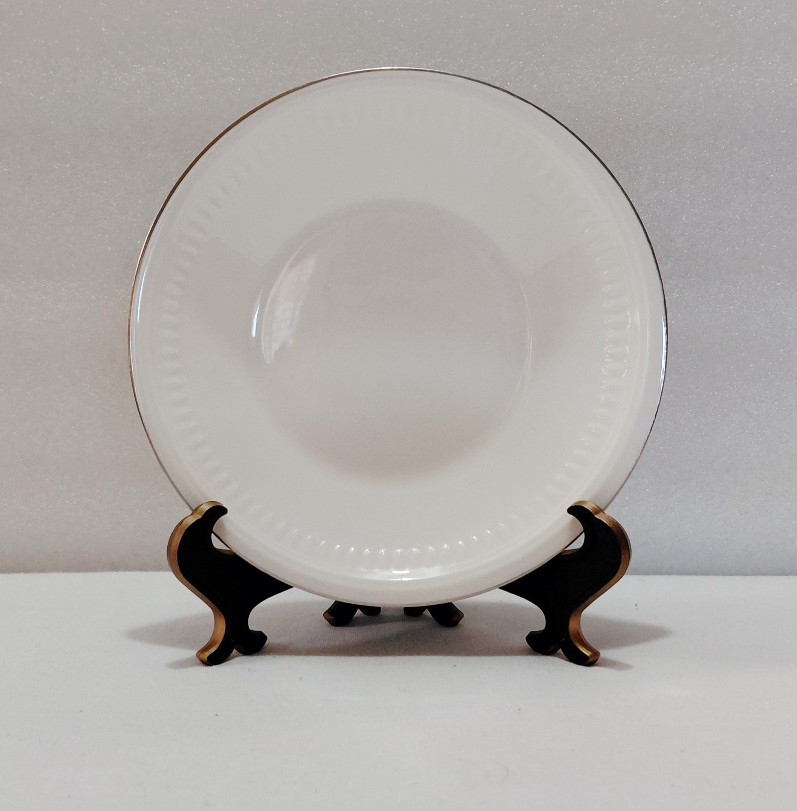 Wedgwood Cup Saucers 6 Oz Colosseum Platinum Elegant Dining Raised Panels 5 Sets