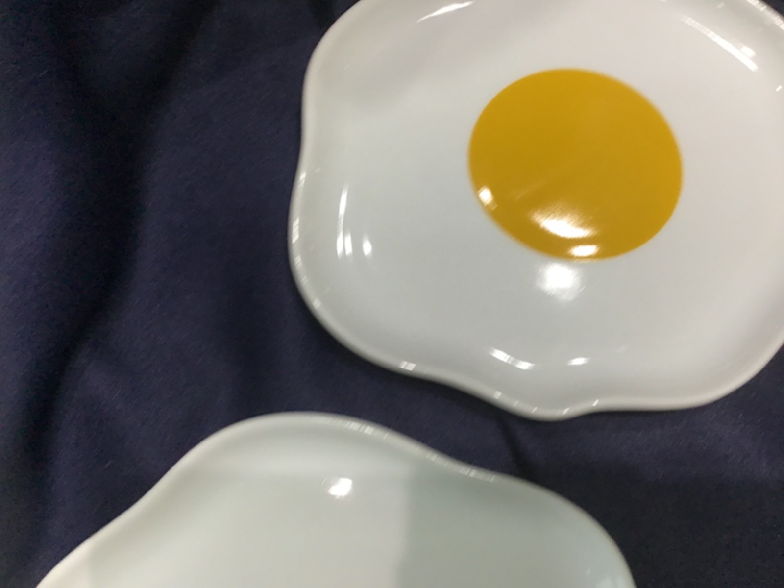 CRATE & BARREL FRIED EGG PLATES sunny side up NEVER USED! NEW! 🥚🌞🥚🌞🥚
